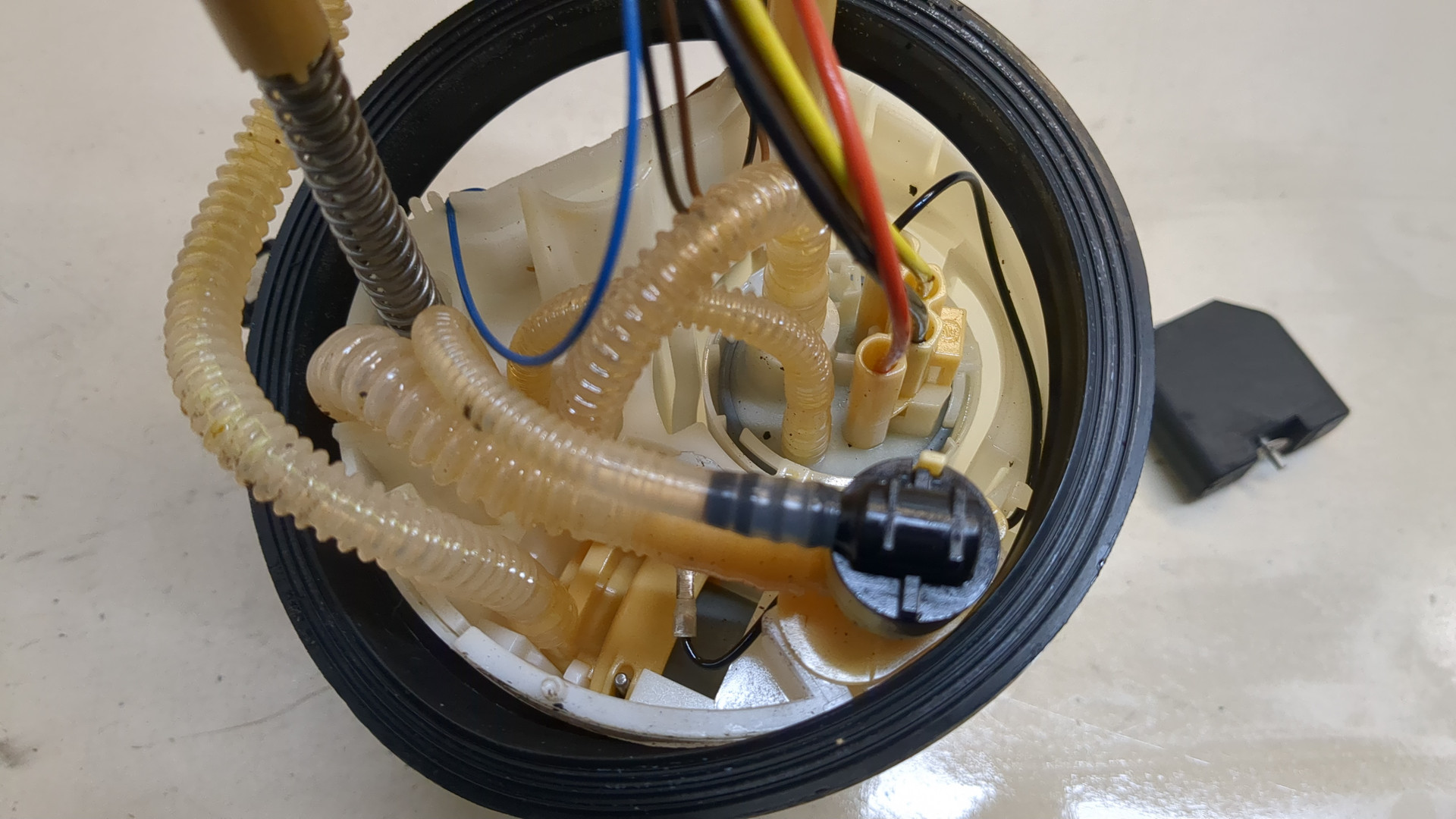 Насос топливный электрический