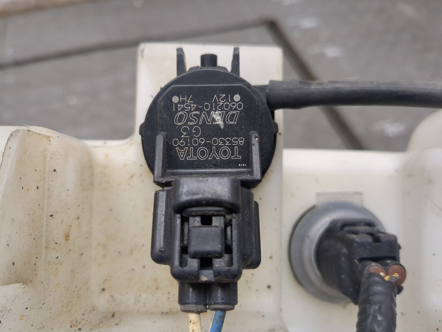 Бачок омывателя лобового стекла