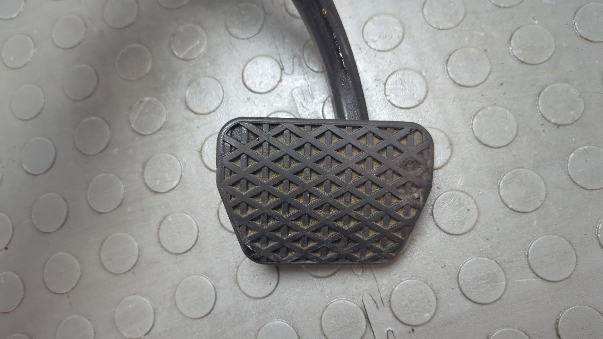 Педаль тормоза