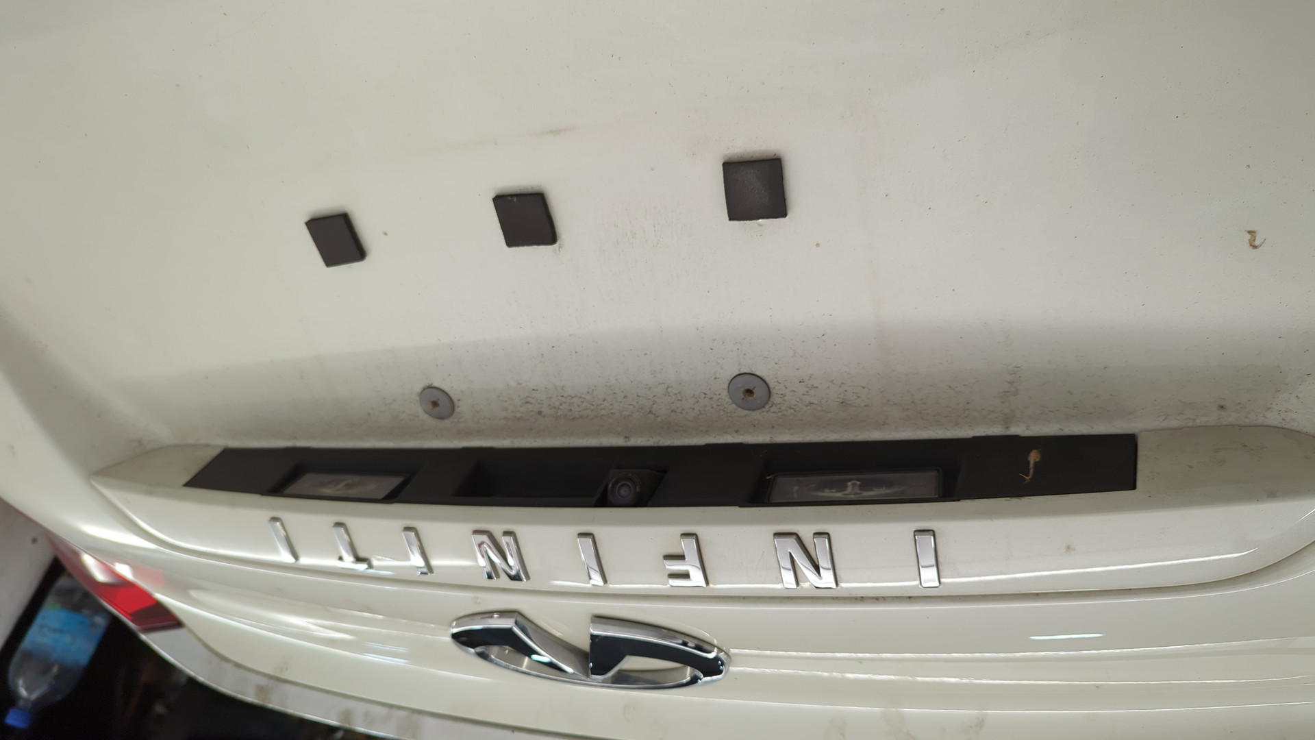 Дверь багажника