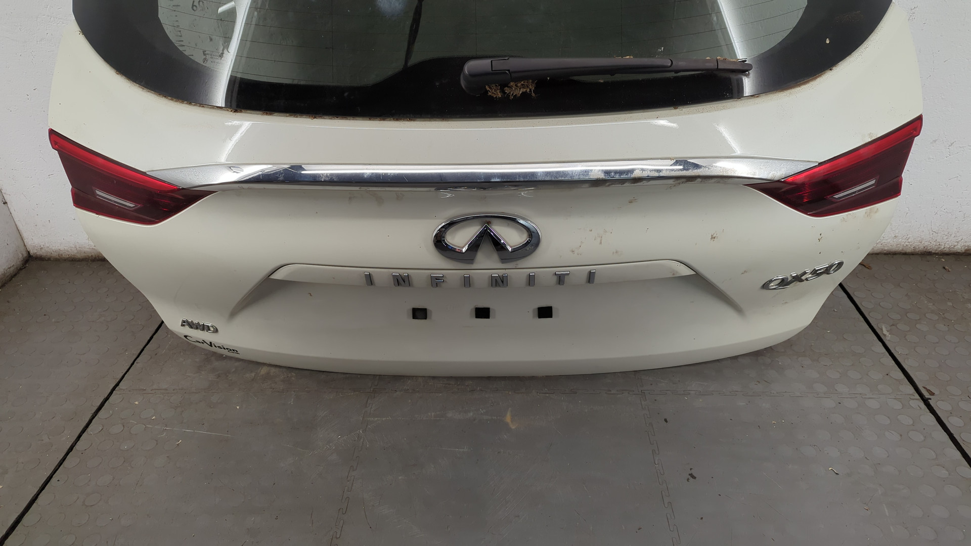 Дверь багажника