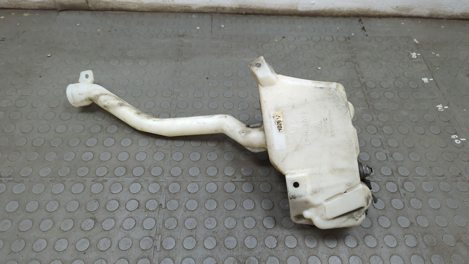 Бачок омывателя лобового стекла