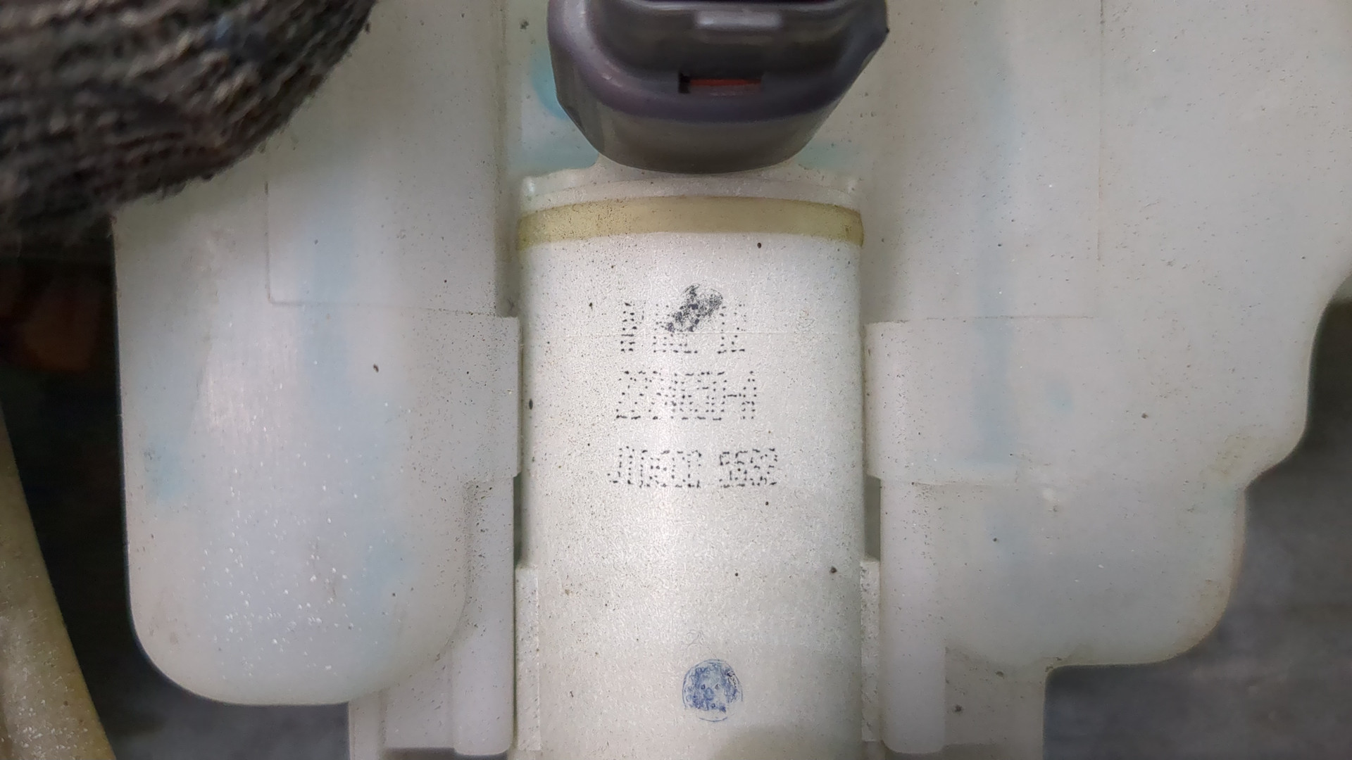 Бачок омывателя лобового стекла