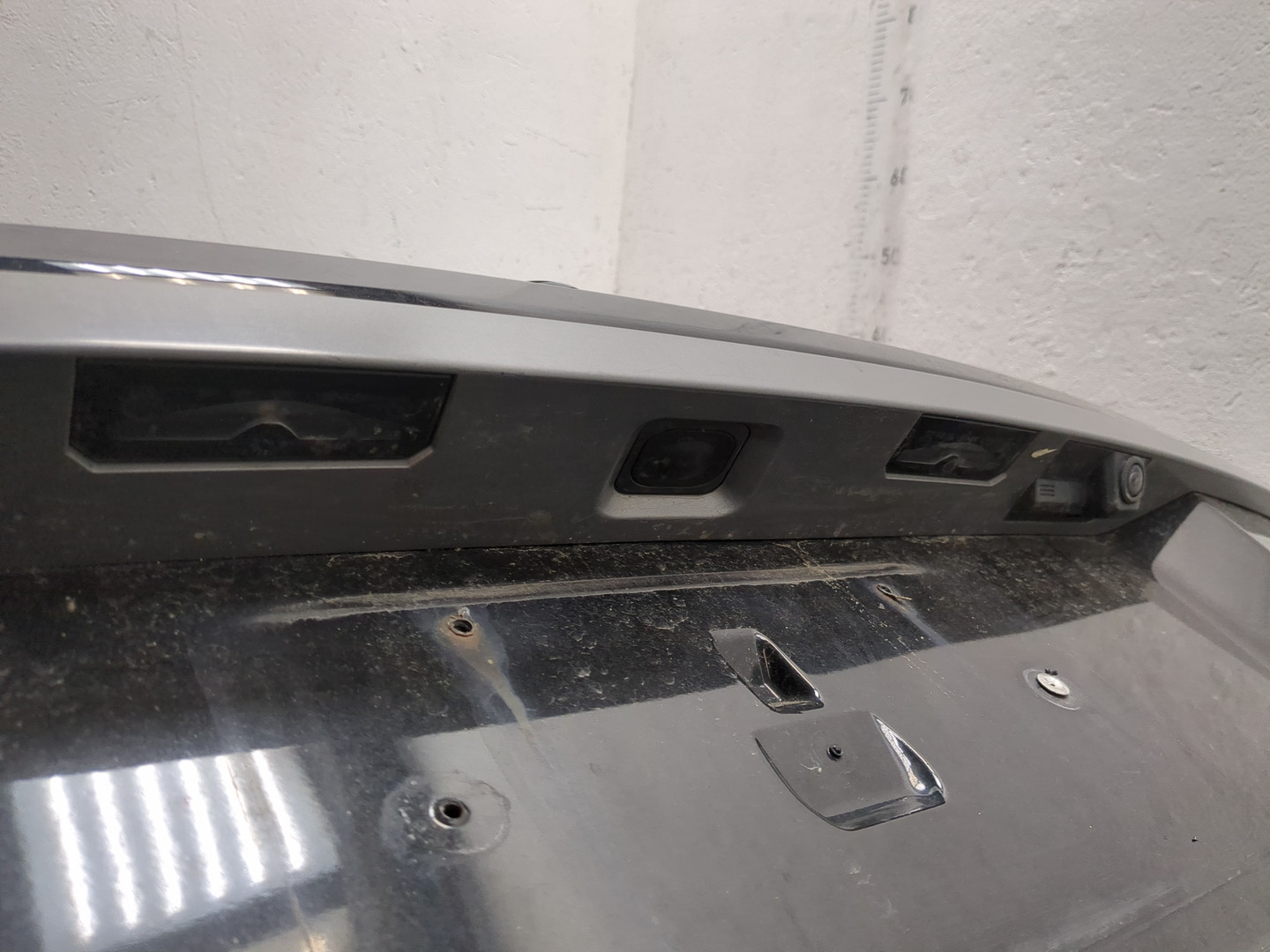 Дверь багажника