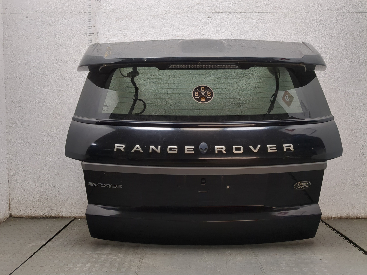 Дверь багажника