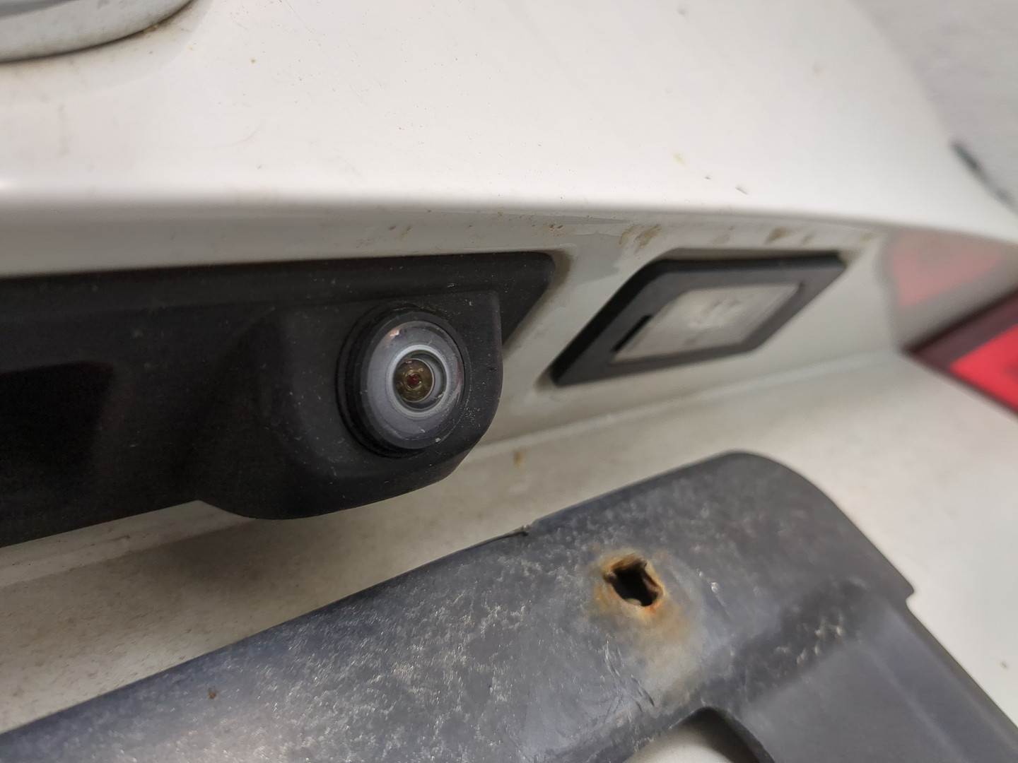 Дверь багажника