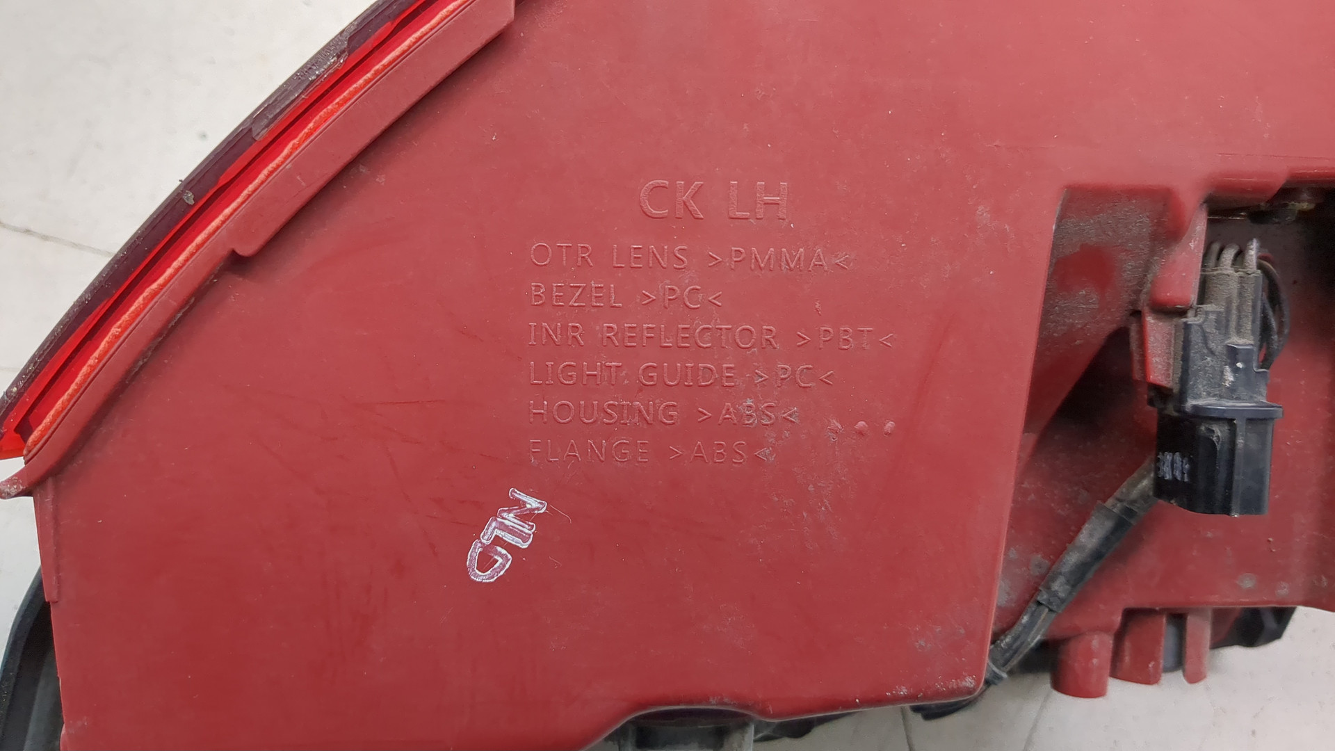 Фонарь задний левый