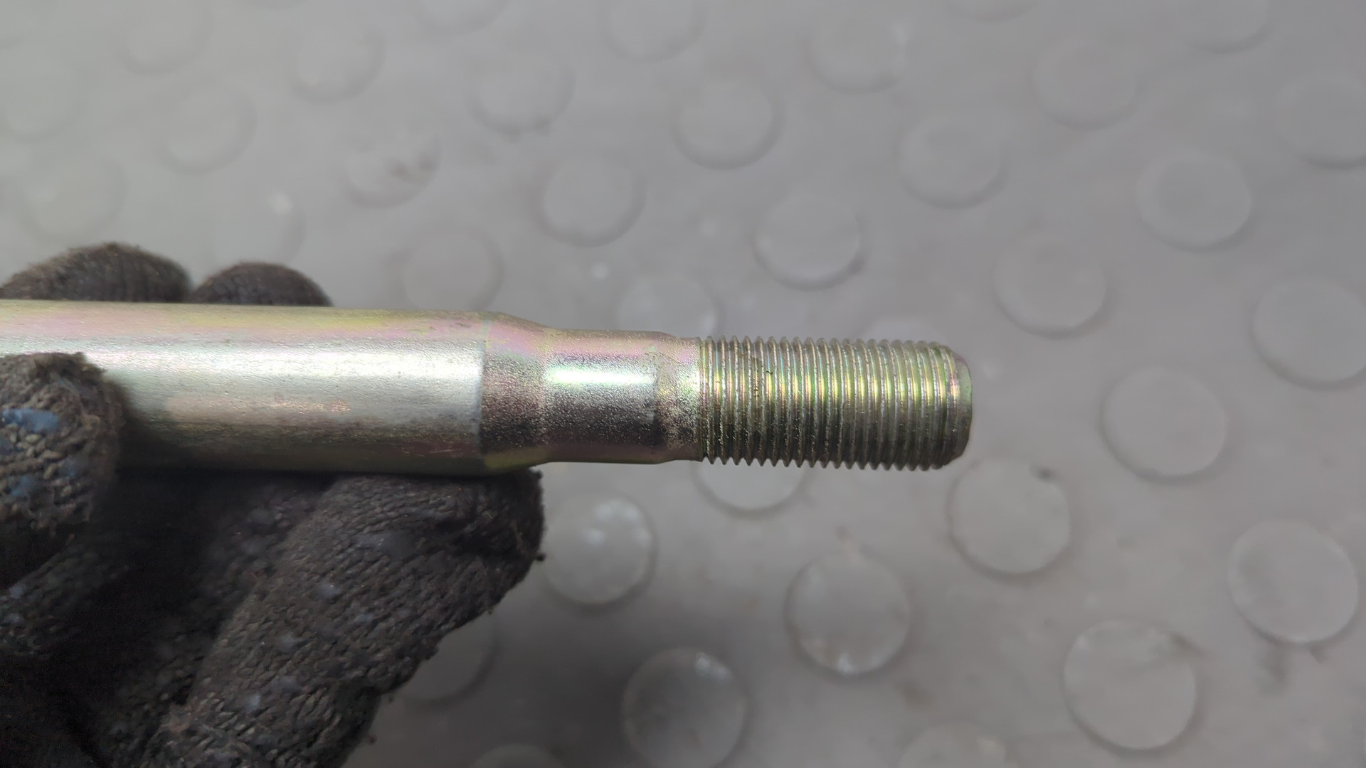 Крюк буксировочный