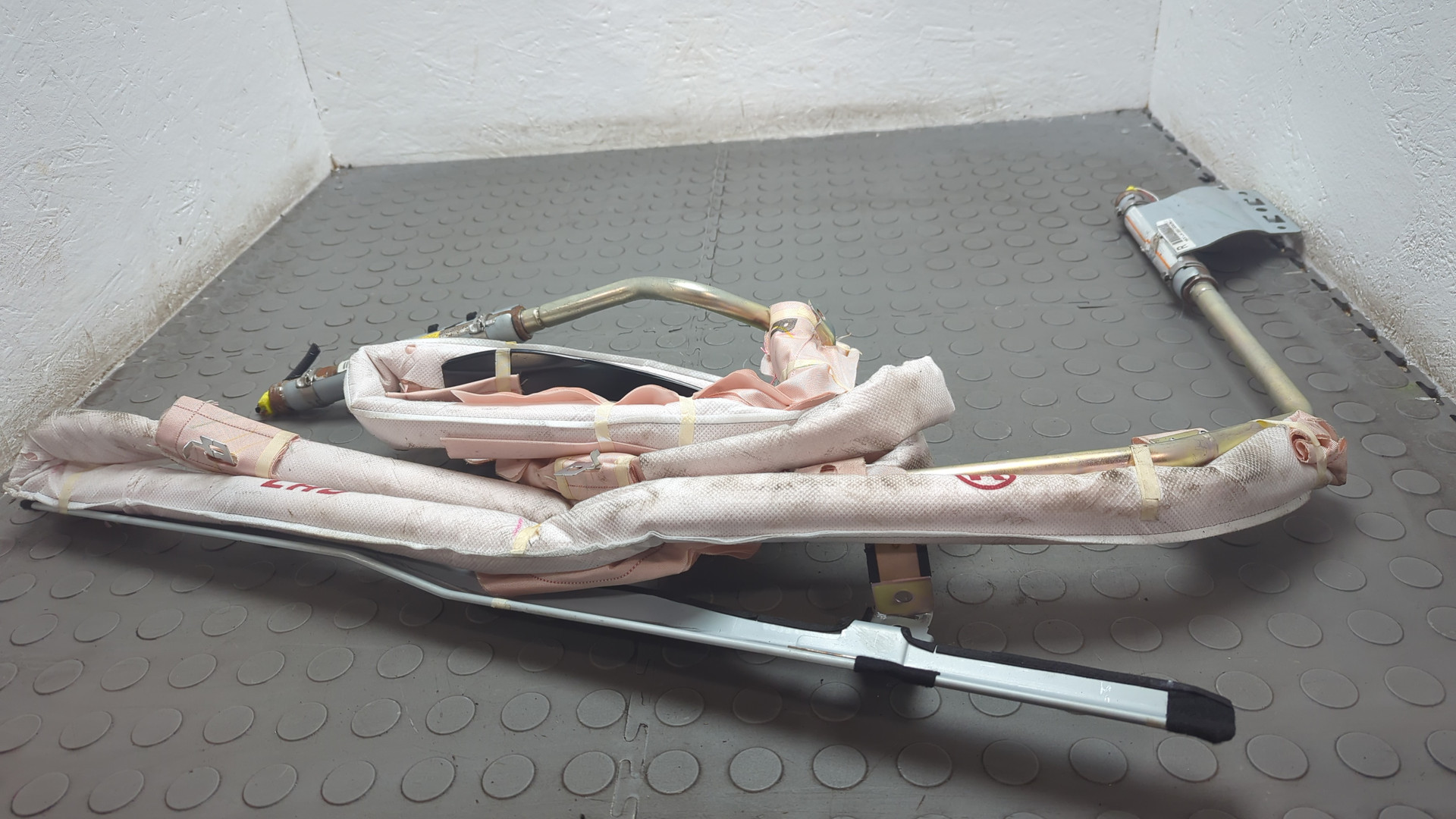 Подушка безопасности боковая (шторка)