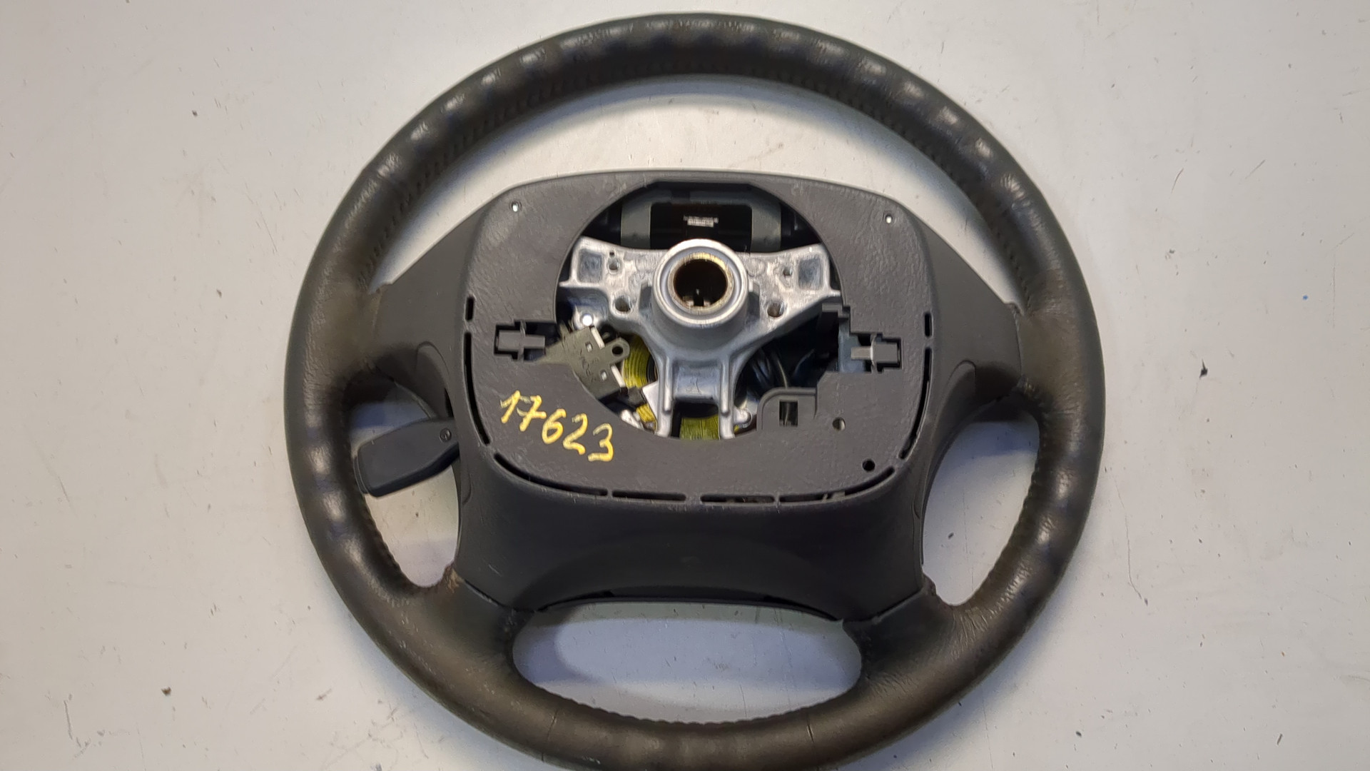 Рулевое колесо (руль)