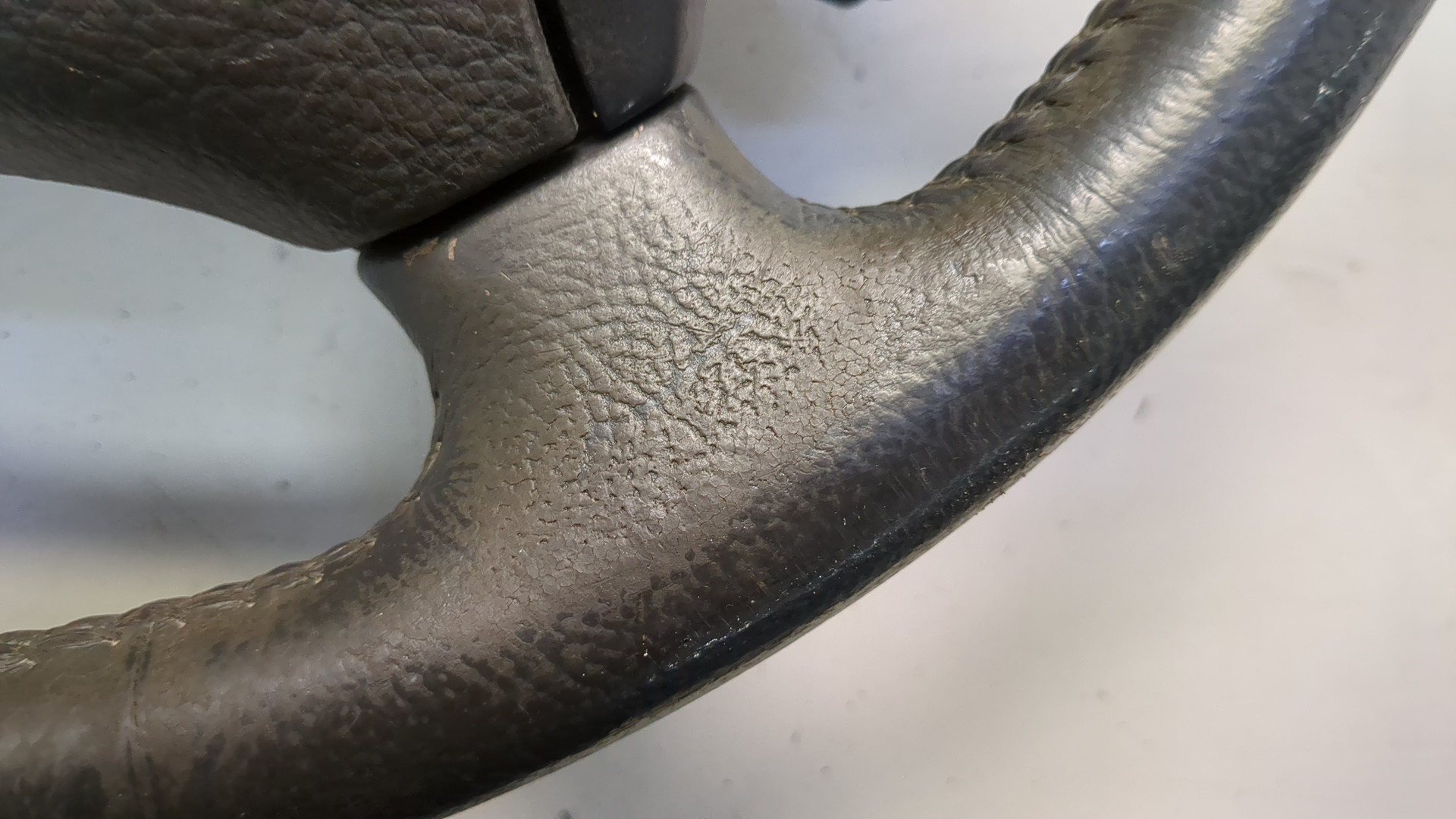 Рулевое колесо (руль)