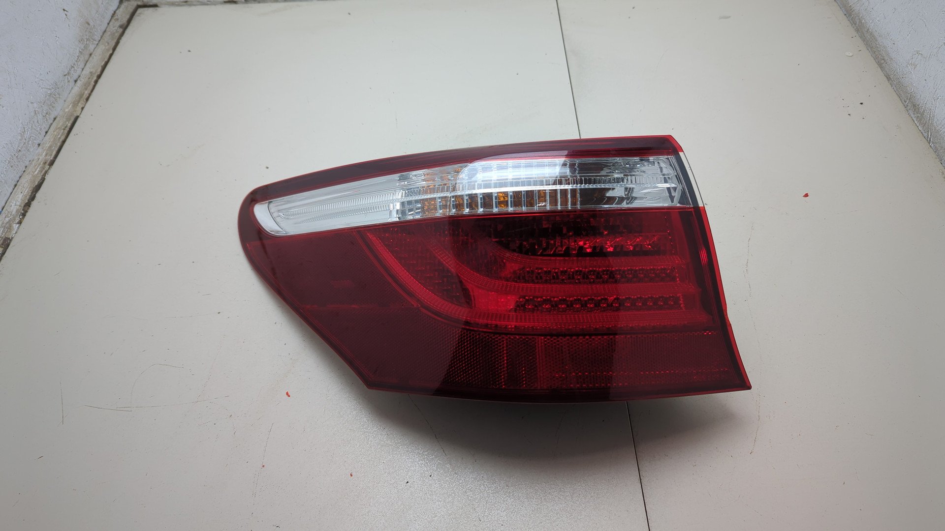 Фонарь задний левый