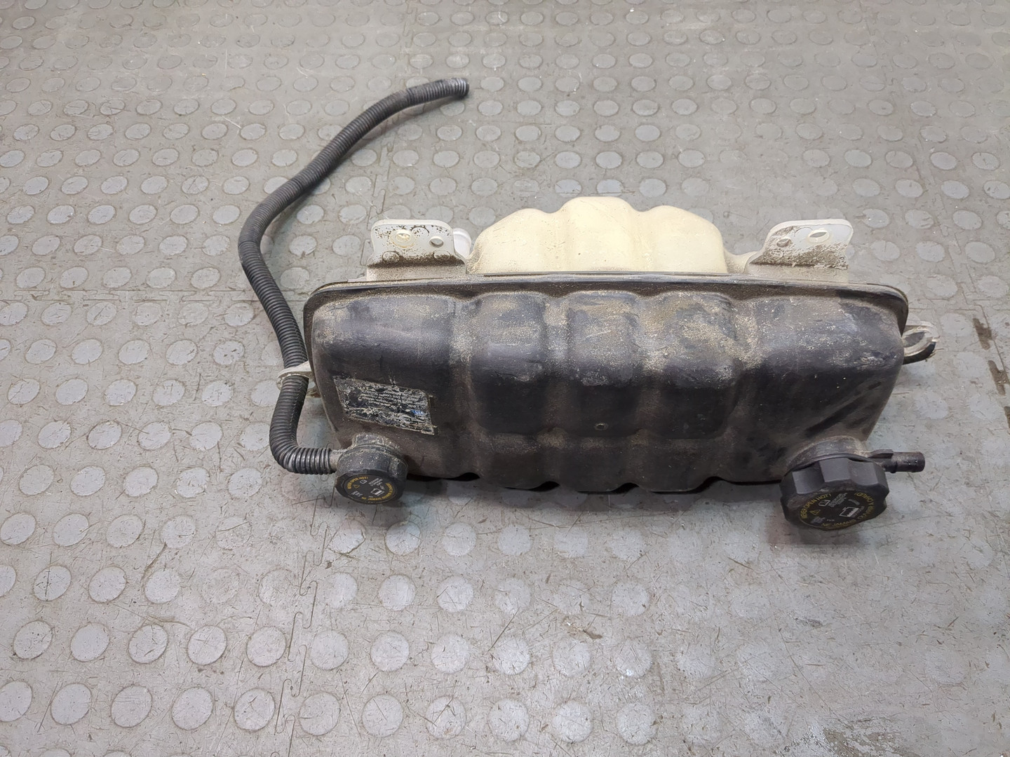 Бачок расширительный