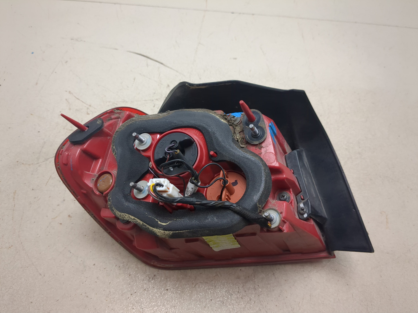 Фонарь задний правый