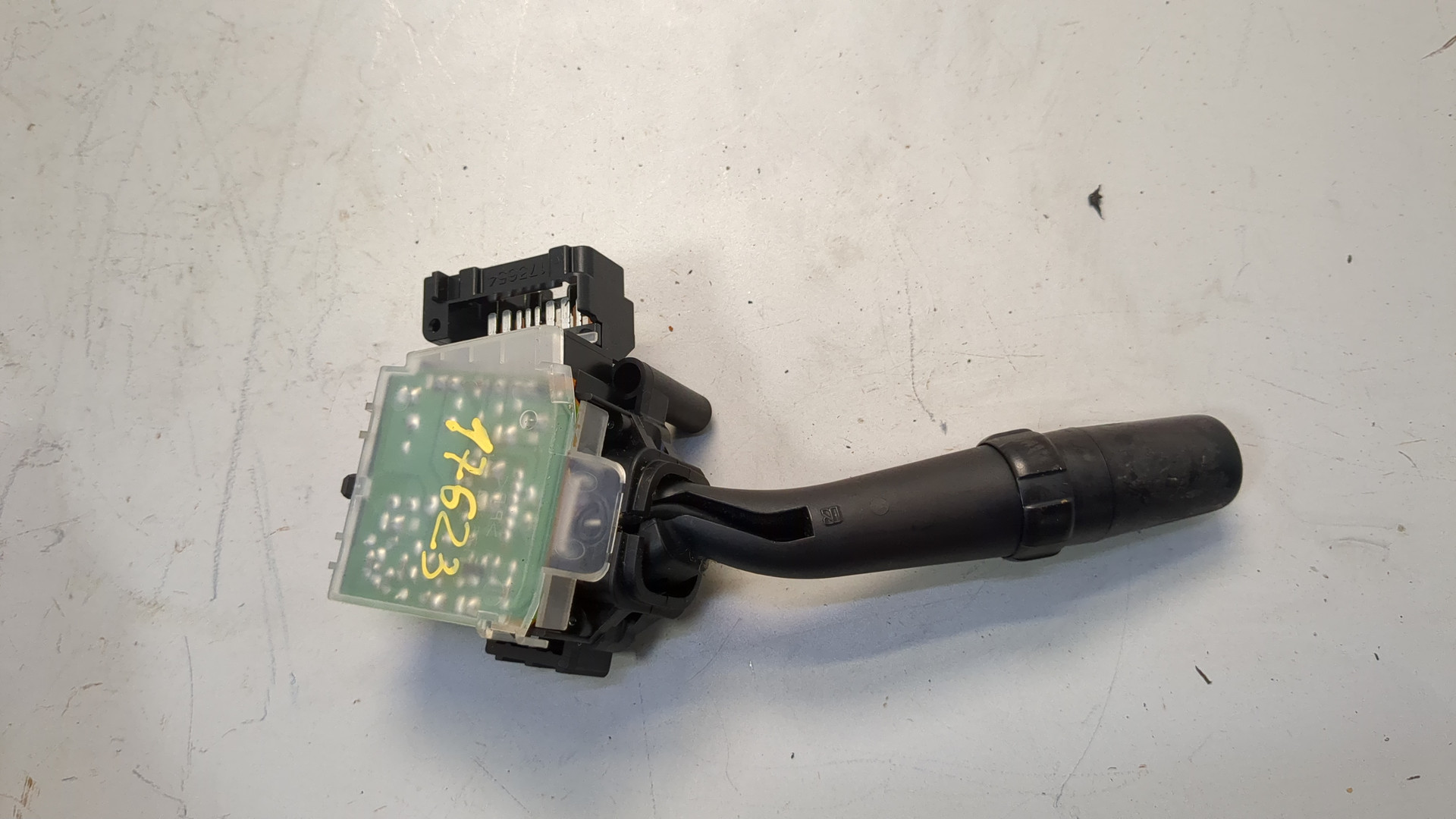 Переключатель поворотов подрулевой