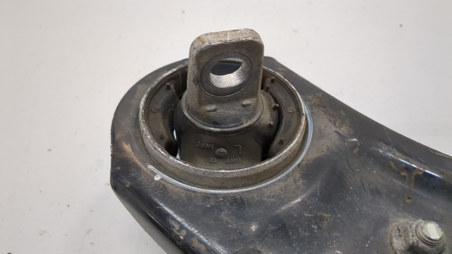 Рычаг задний левый