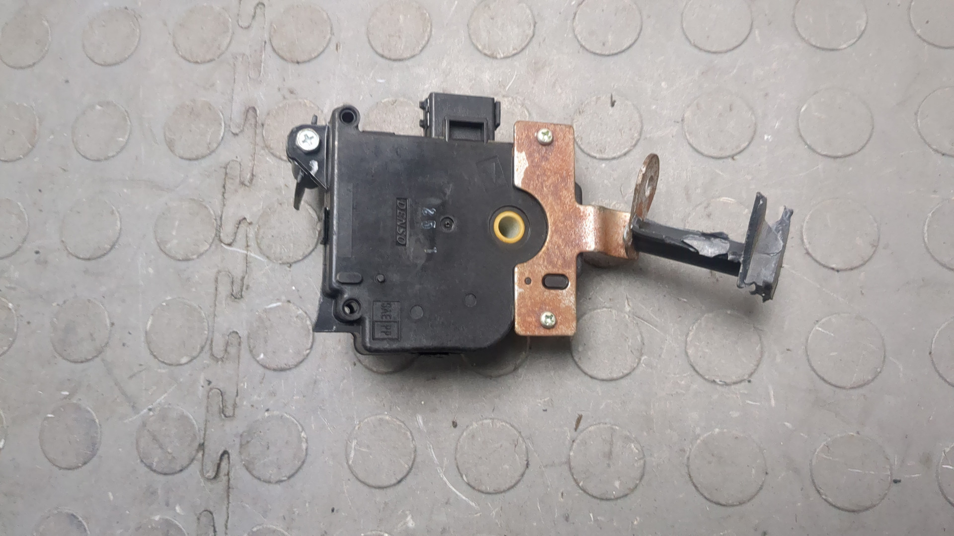 Моторчик заслонки печки