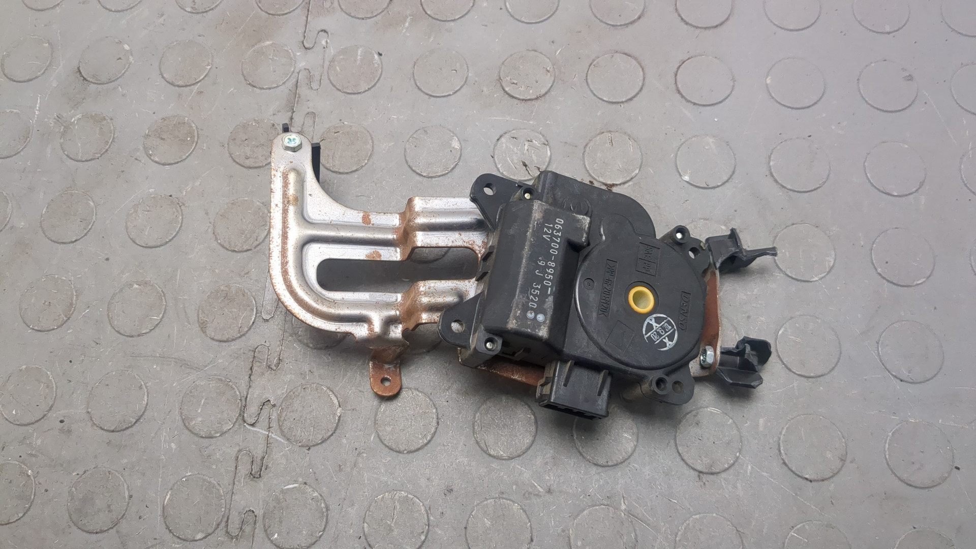 Моторчик заслонки печки