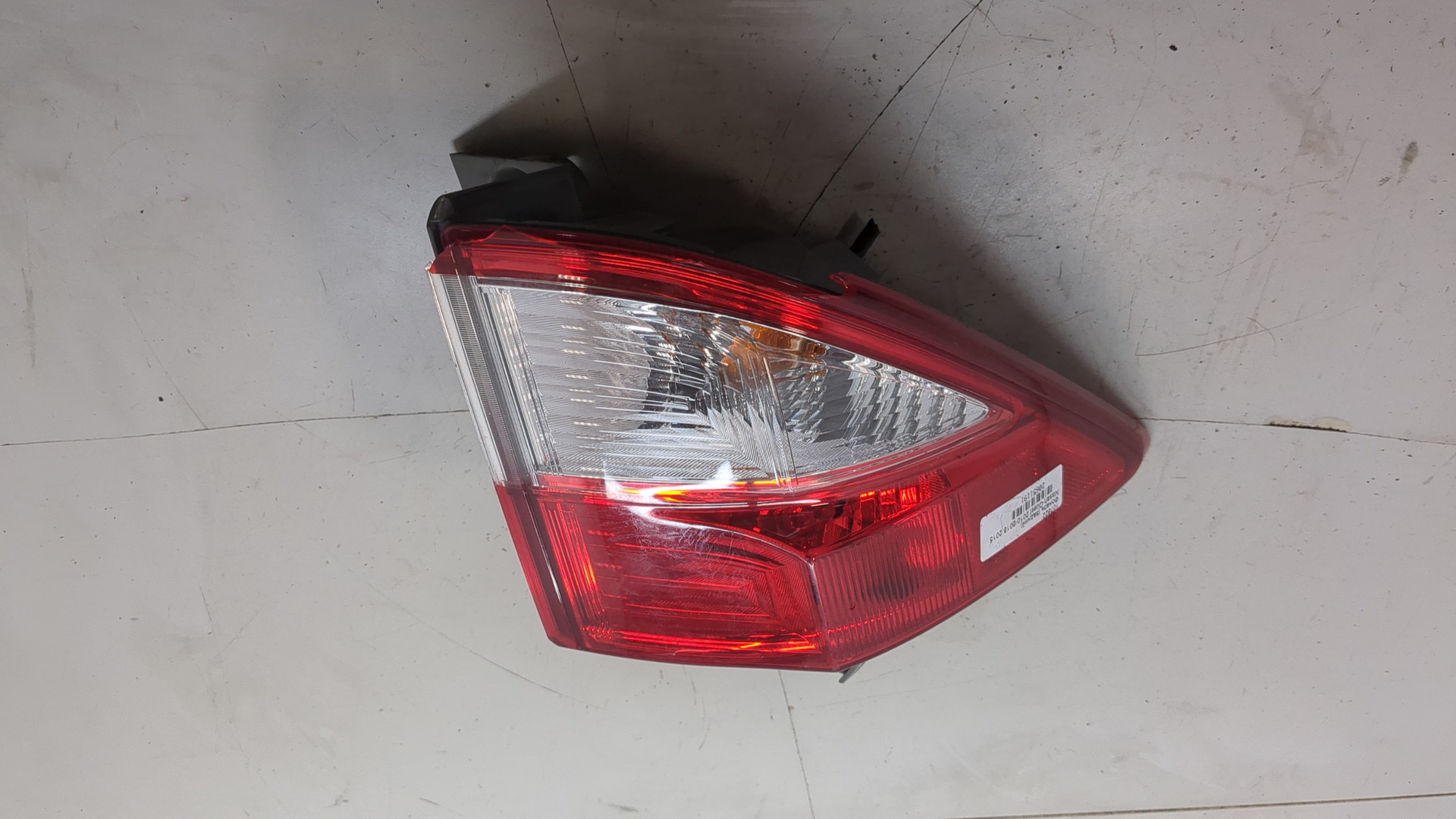 Фонарь задний левый