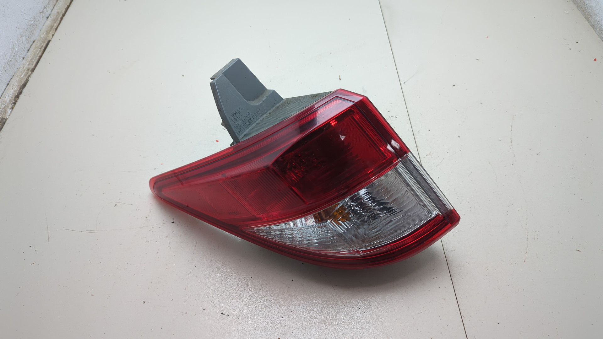 Фонарь задний левый