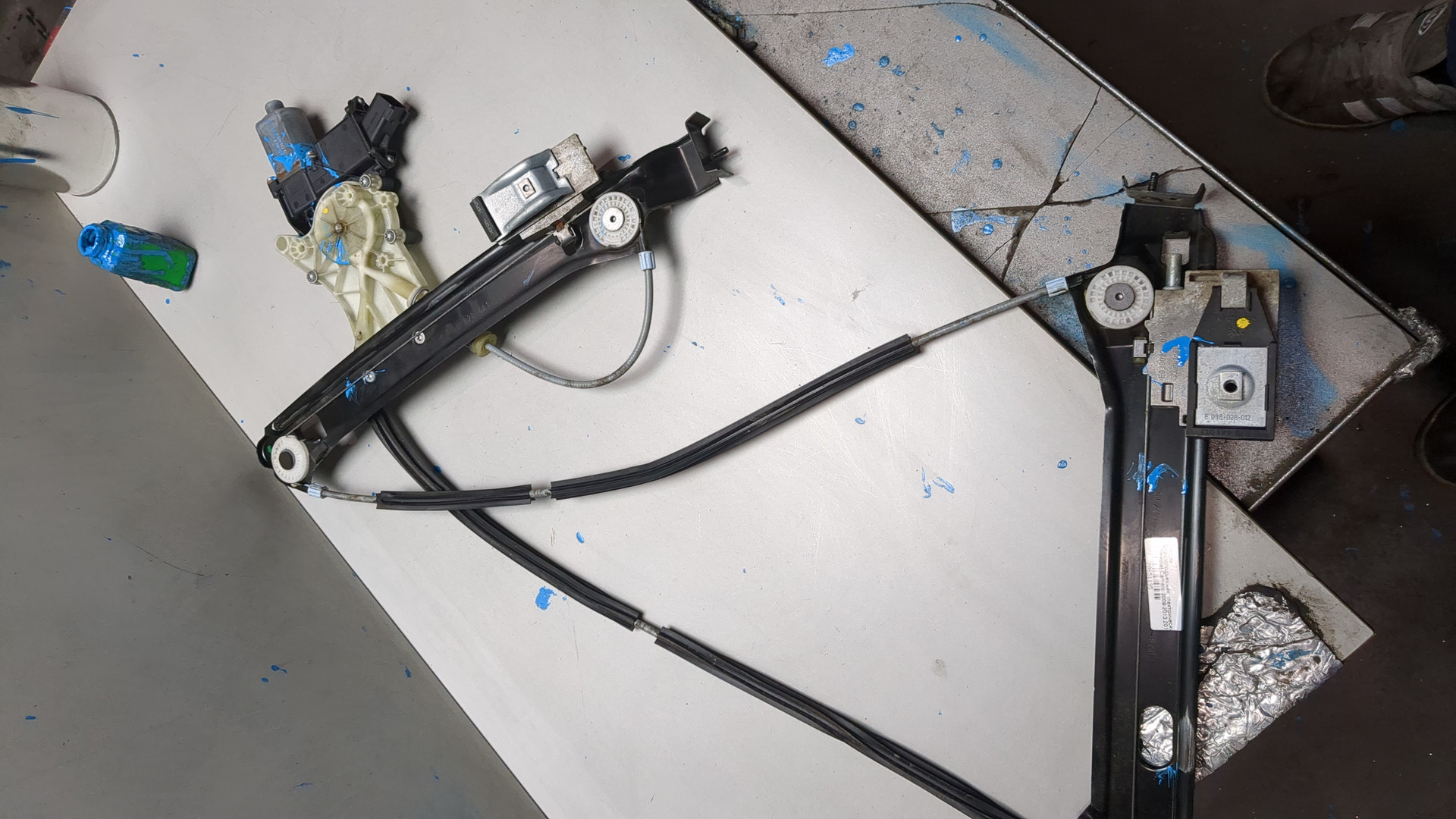 Стеклоподъемник электр. передний правый