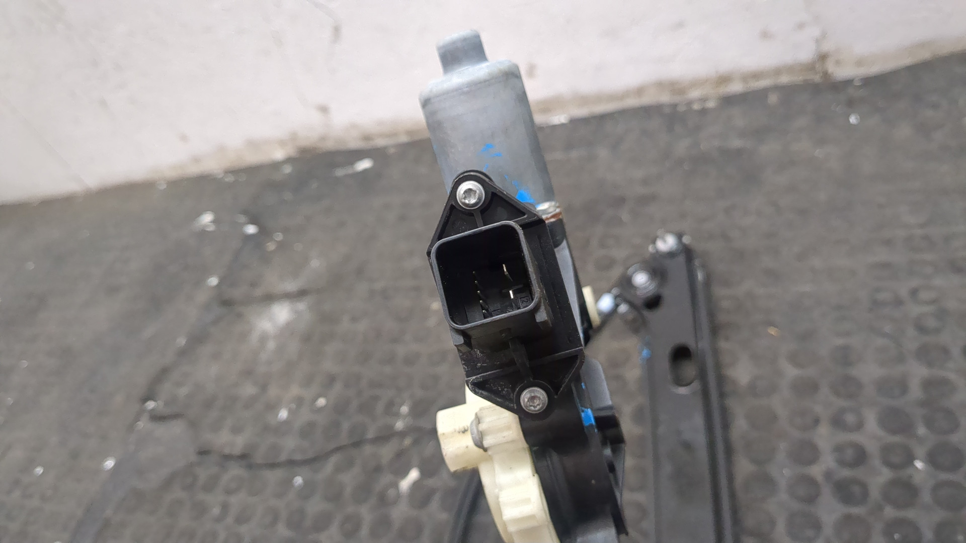 Стеклоподъемник электр. передний правый