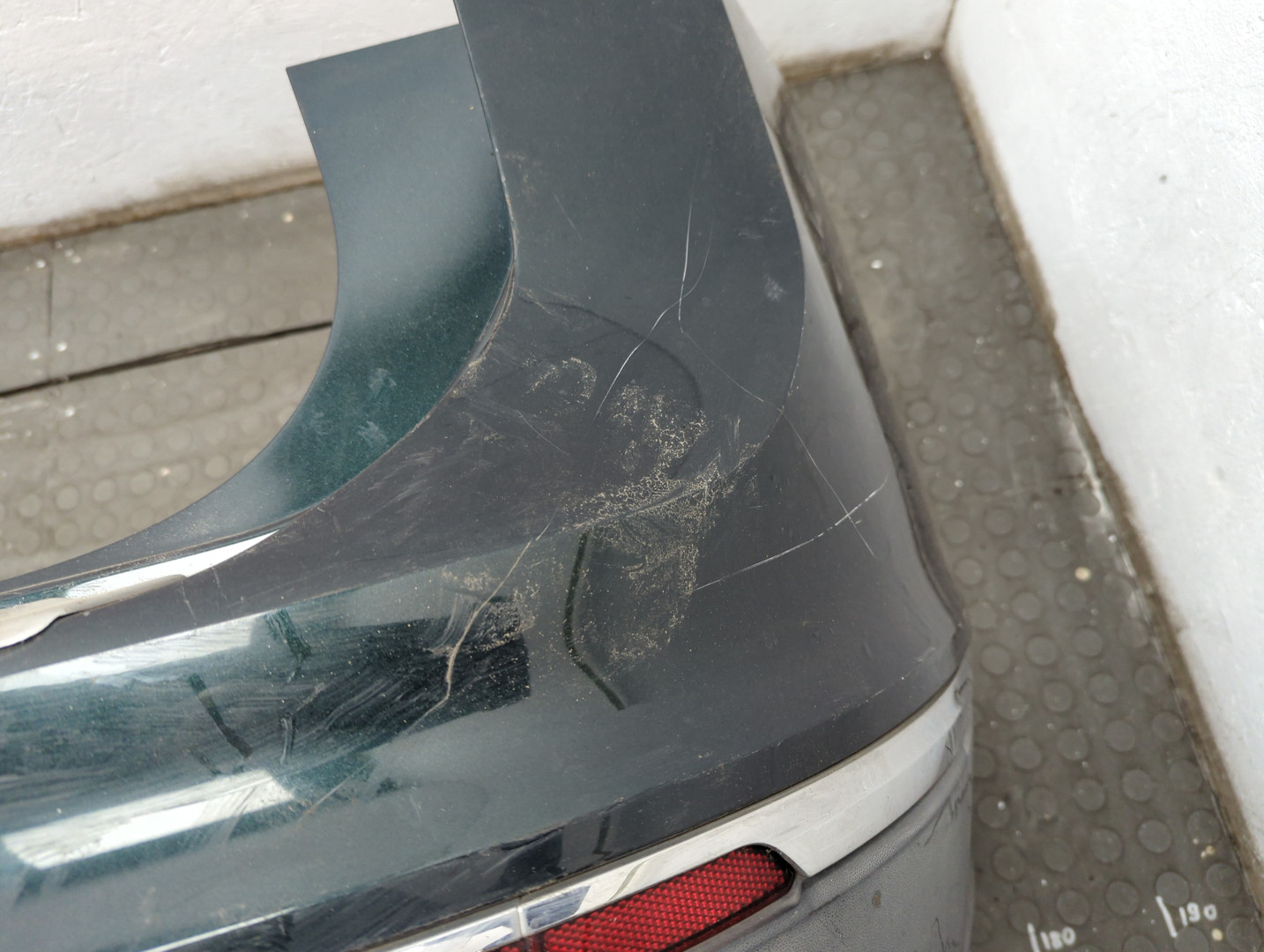 Бампер задний