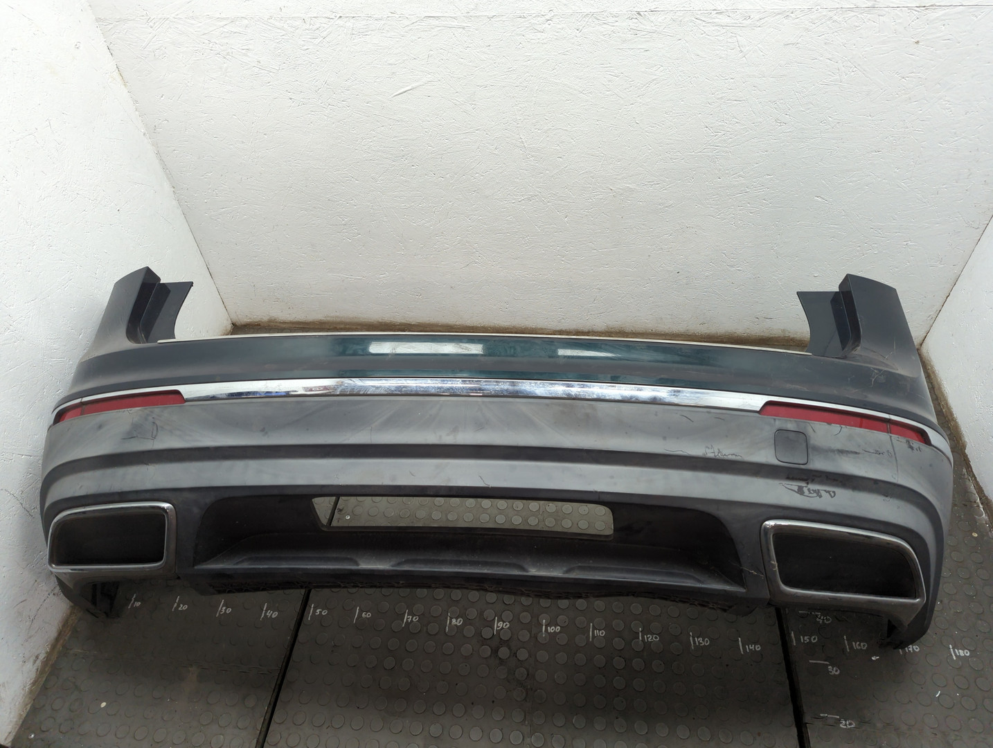 Бампер задний