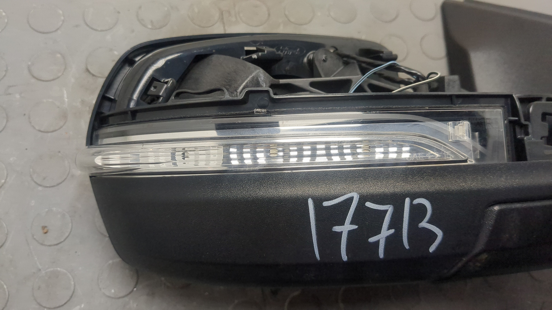 Зеркало правое электрическое