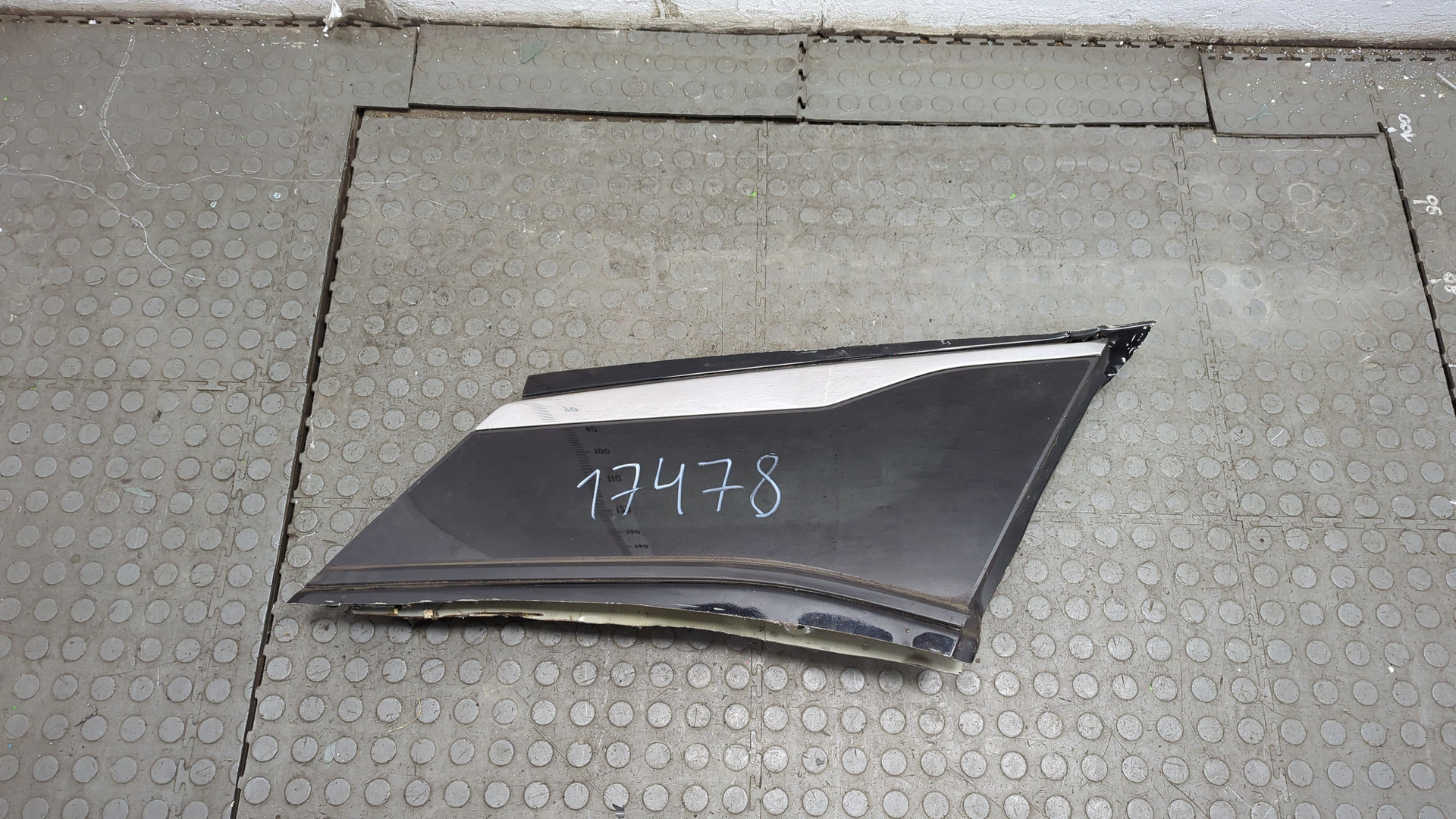 Стекло кузовное глухое правое