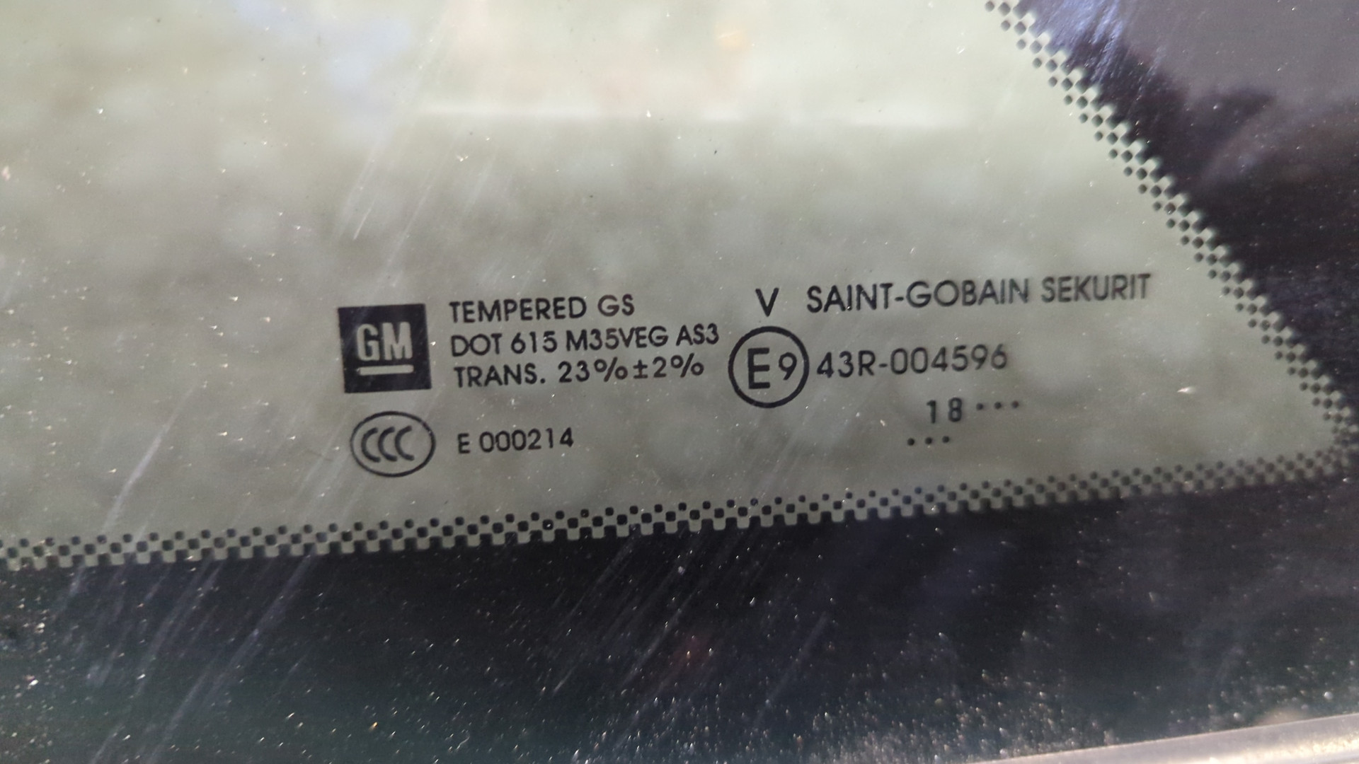 Стекло боковое