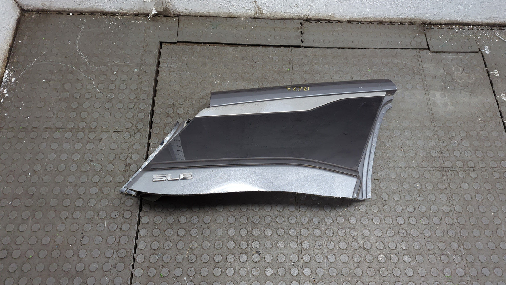 Стекло кузовное глухое правое