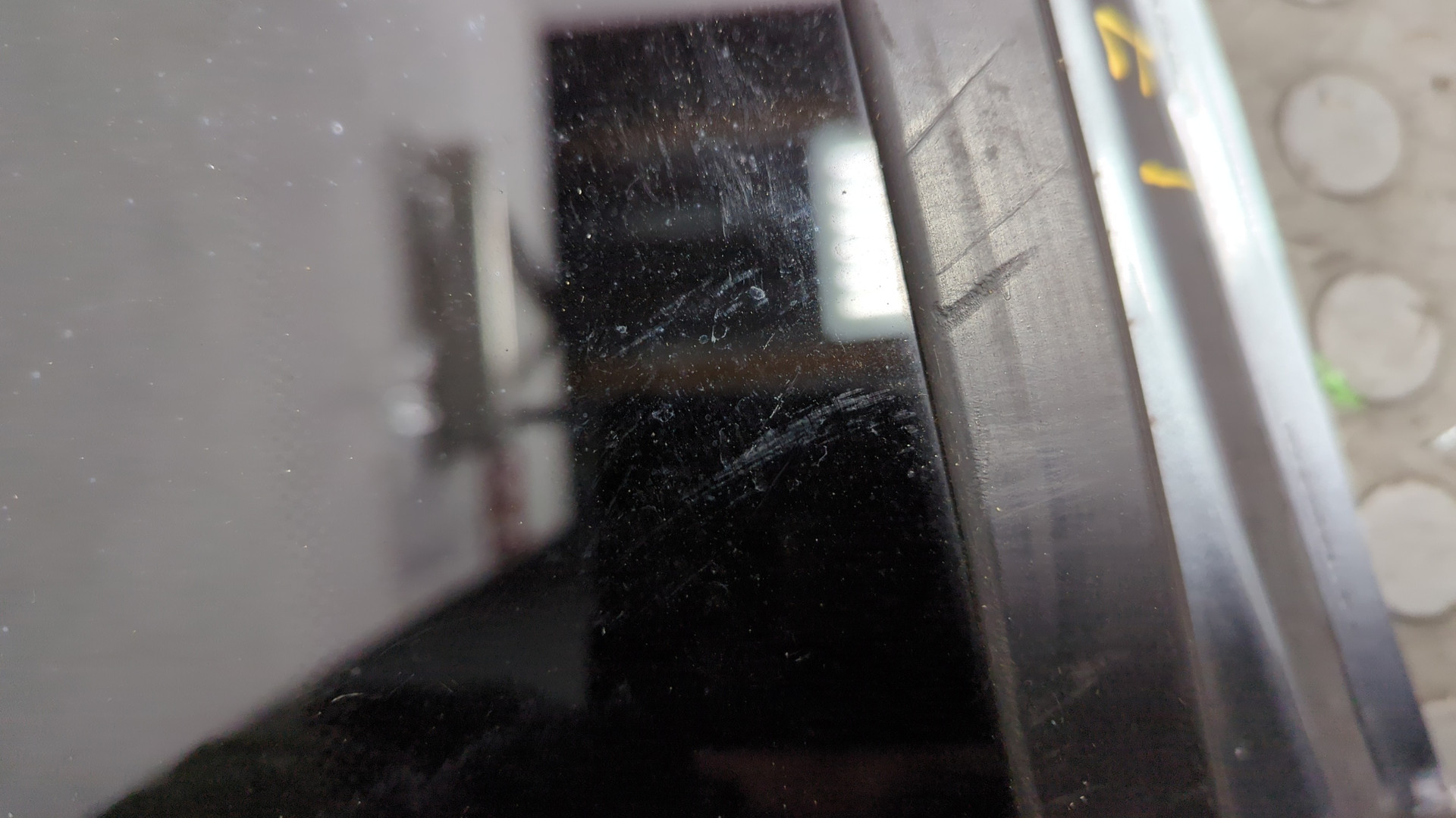 Стекло кузовное глухое правое