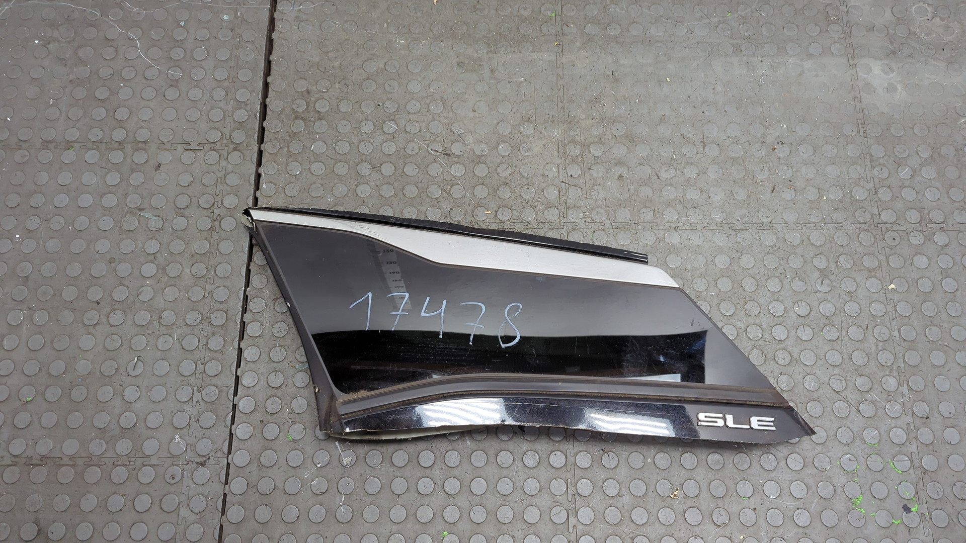 Стекло боковое