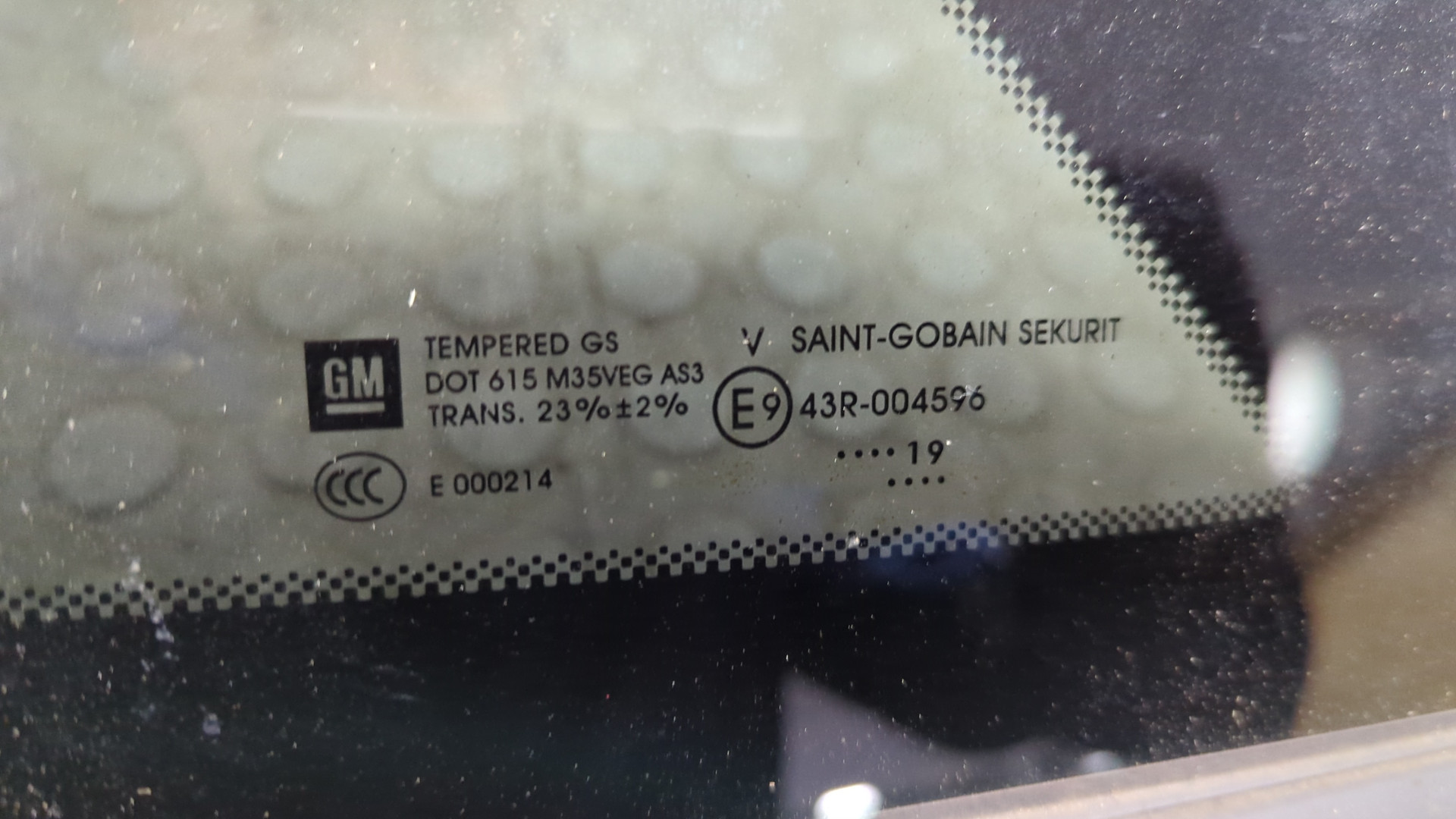 Стекло боковое