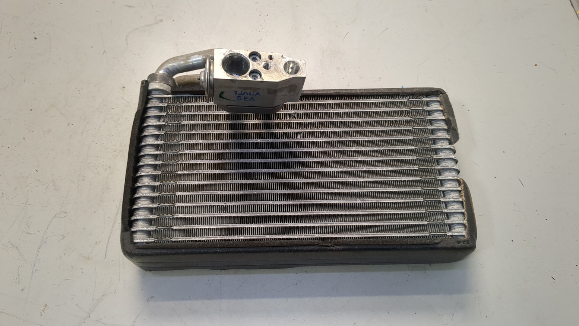 Радиатор кондиционера / конденсер