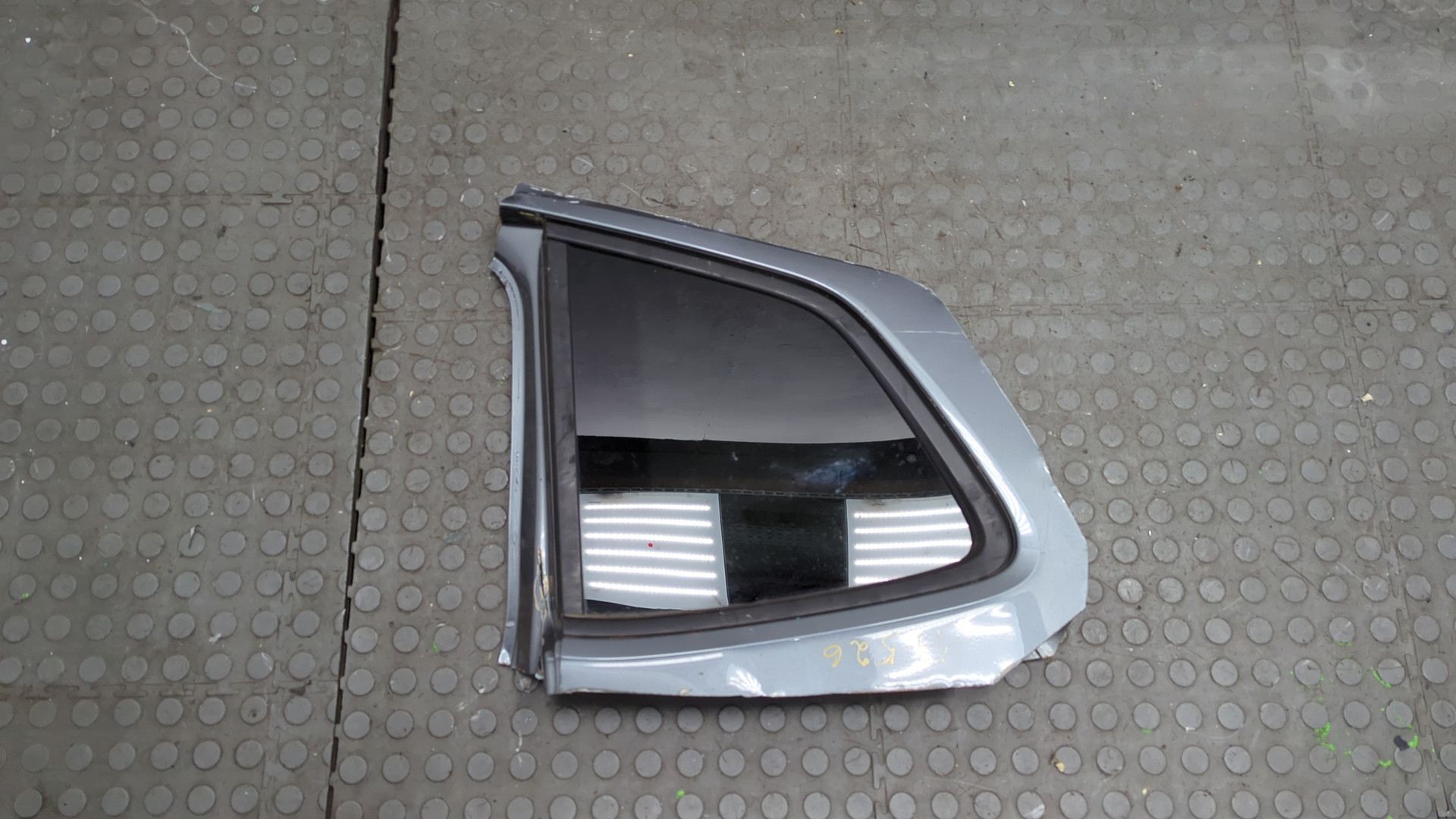 Стекло боковое