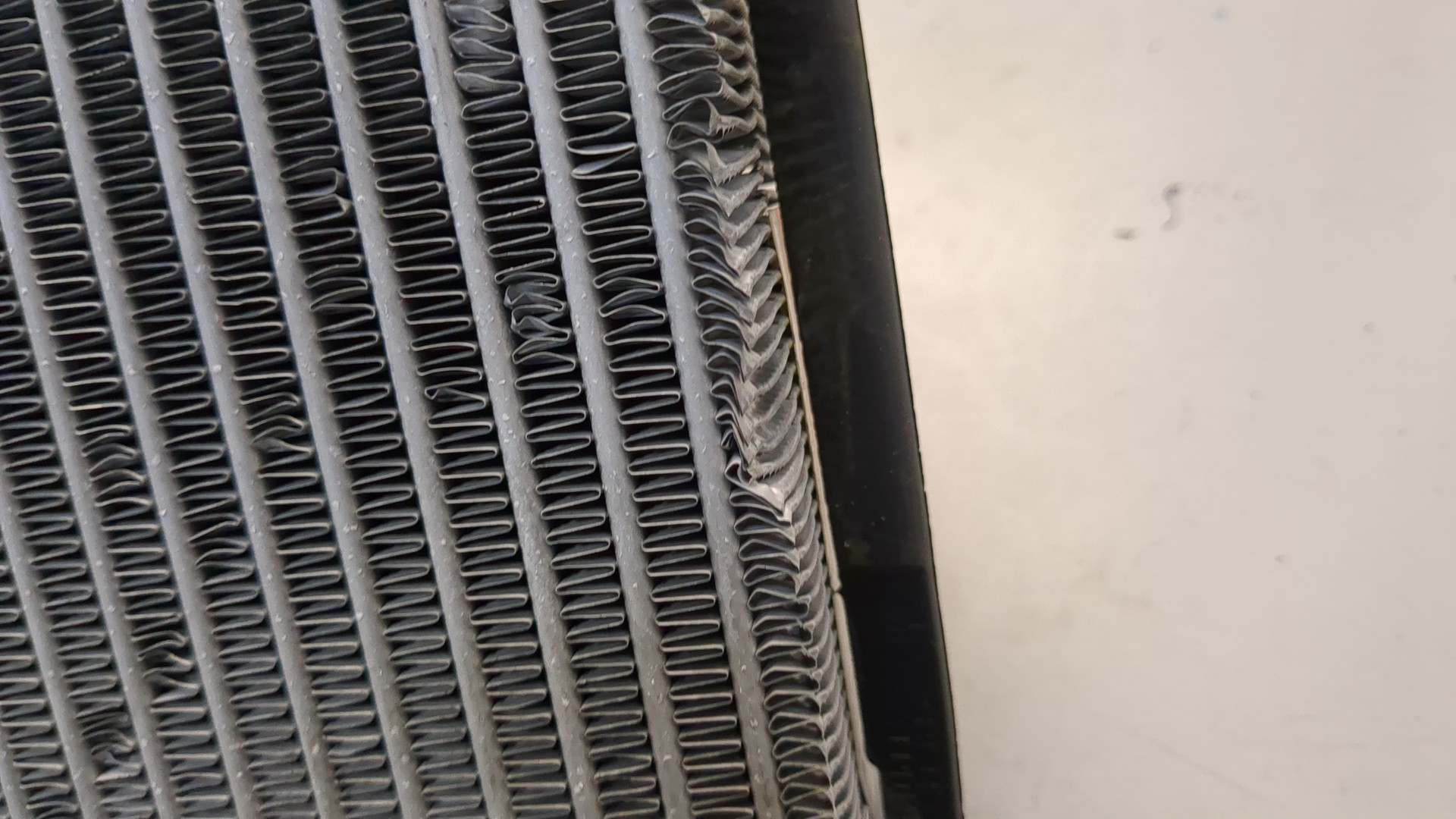 Радиатор кондиционера / конденсер