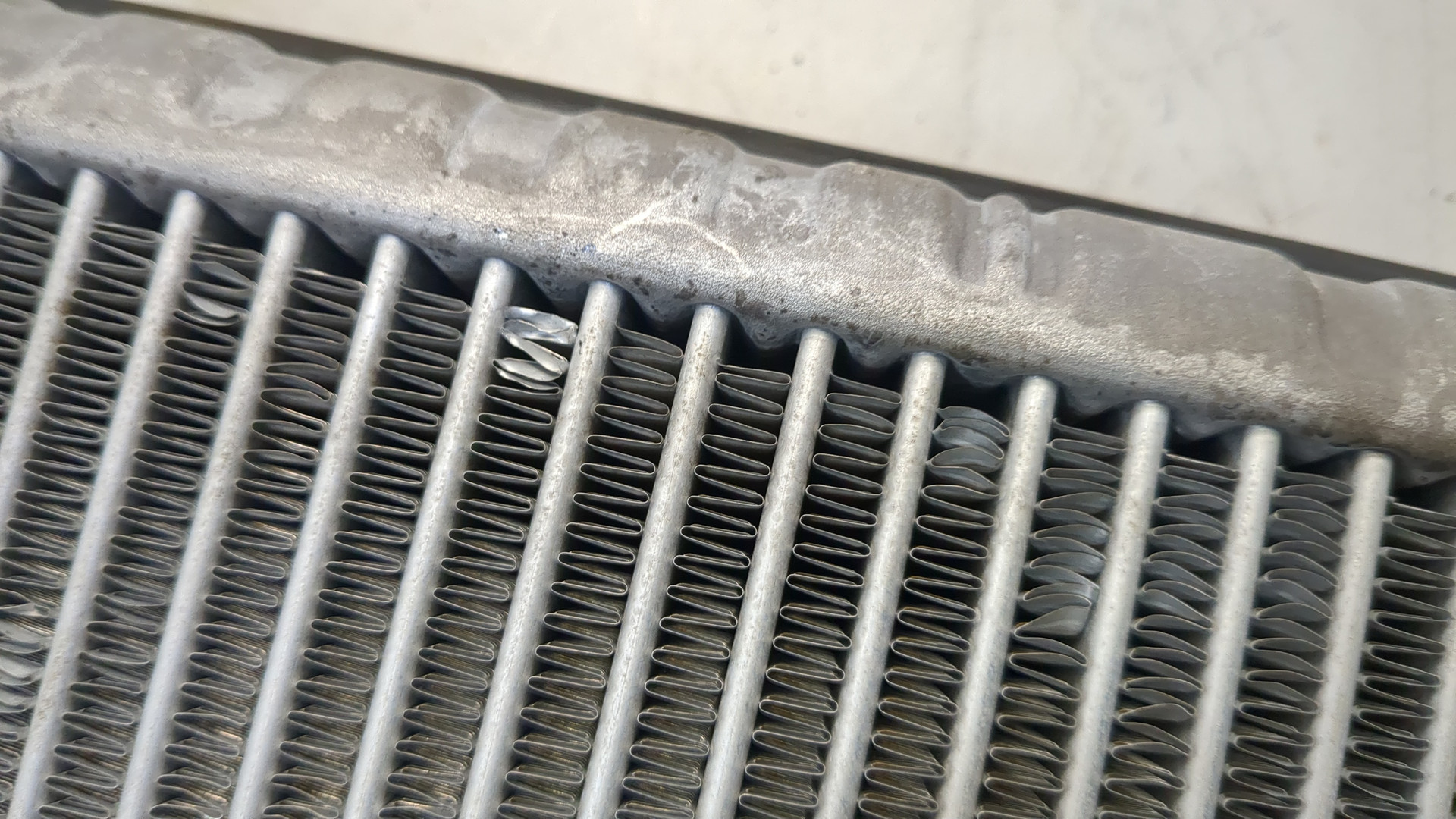 Радиатор кондиционера / конденсер