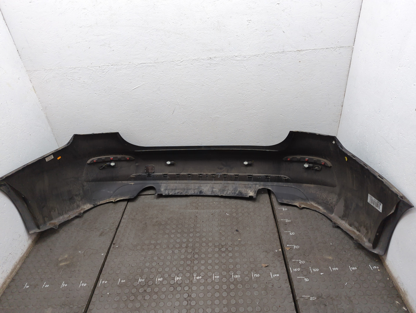 Бампер задний