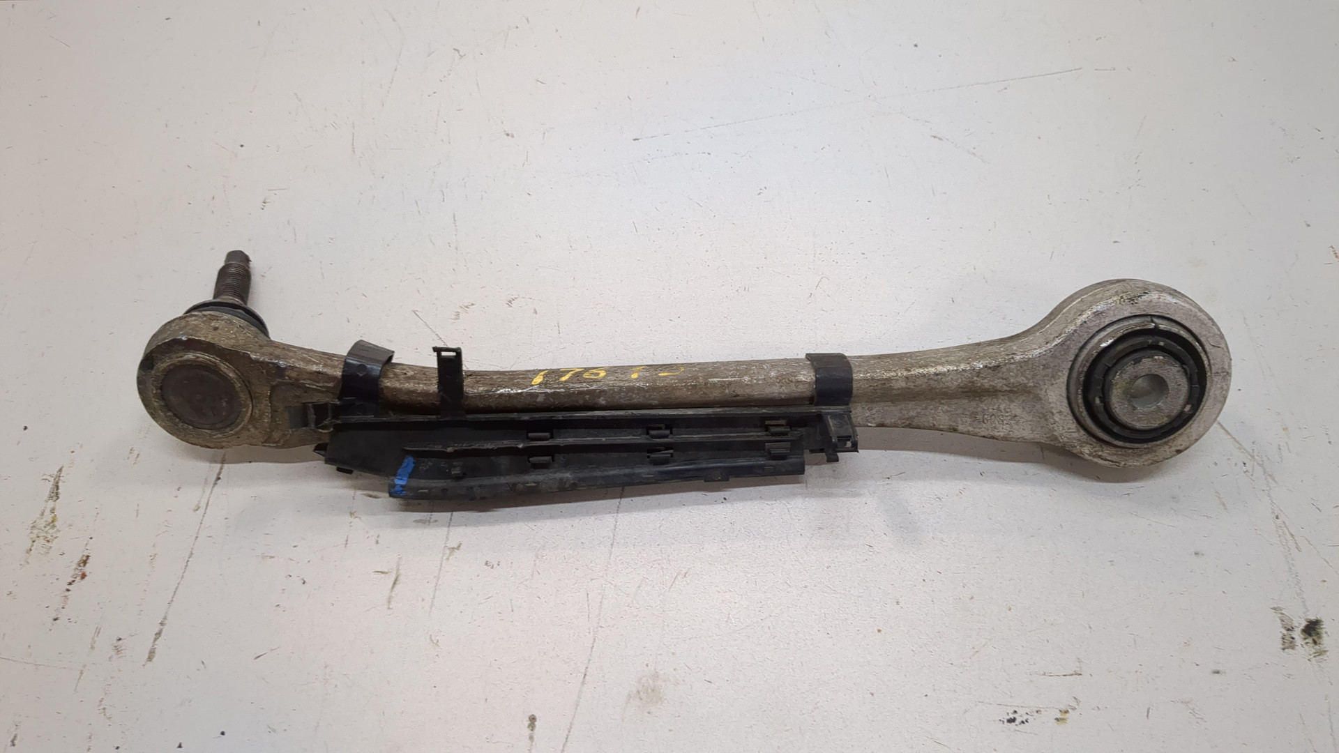 Рычаг задний левый