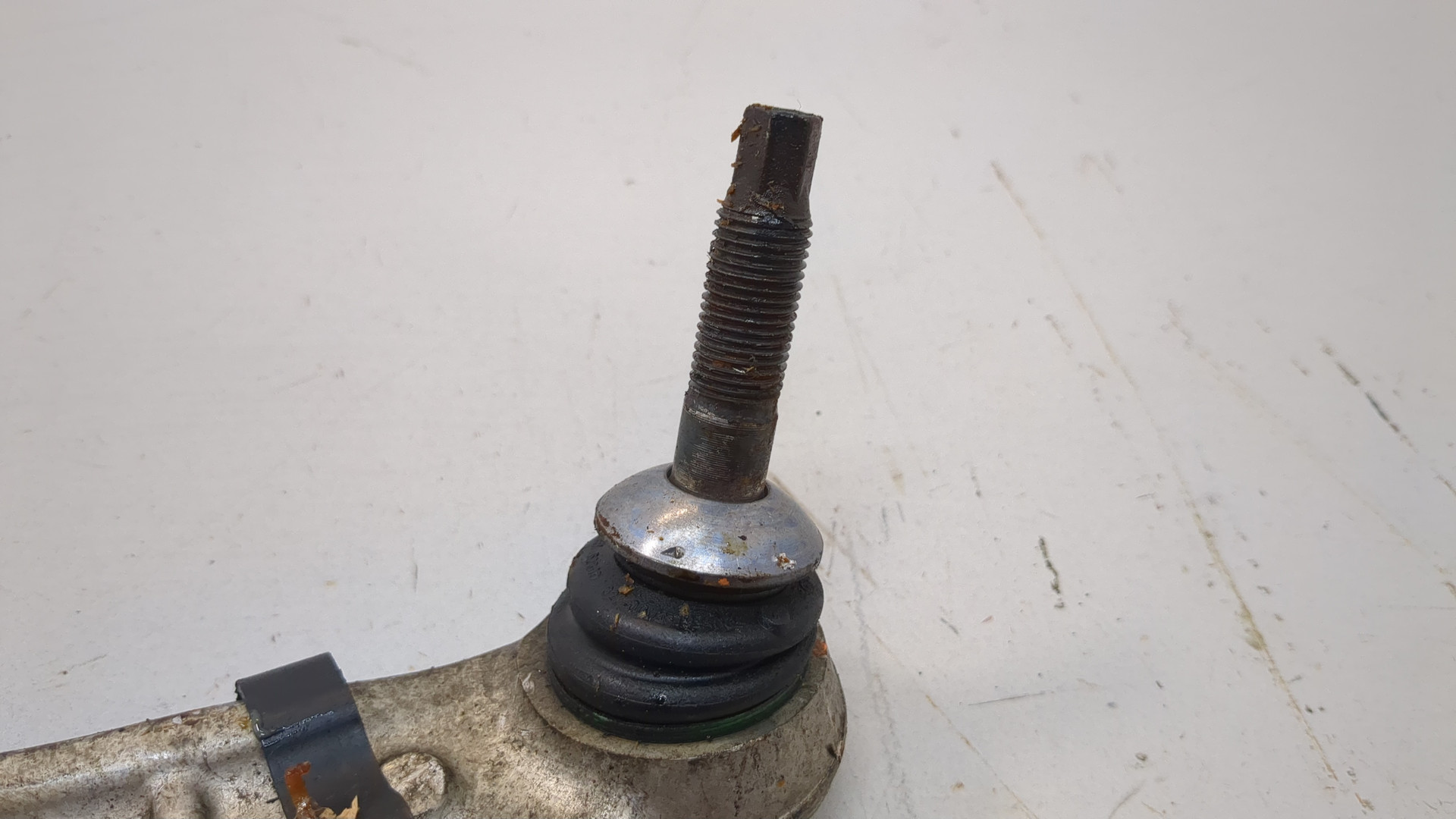 Рычаг задний левый