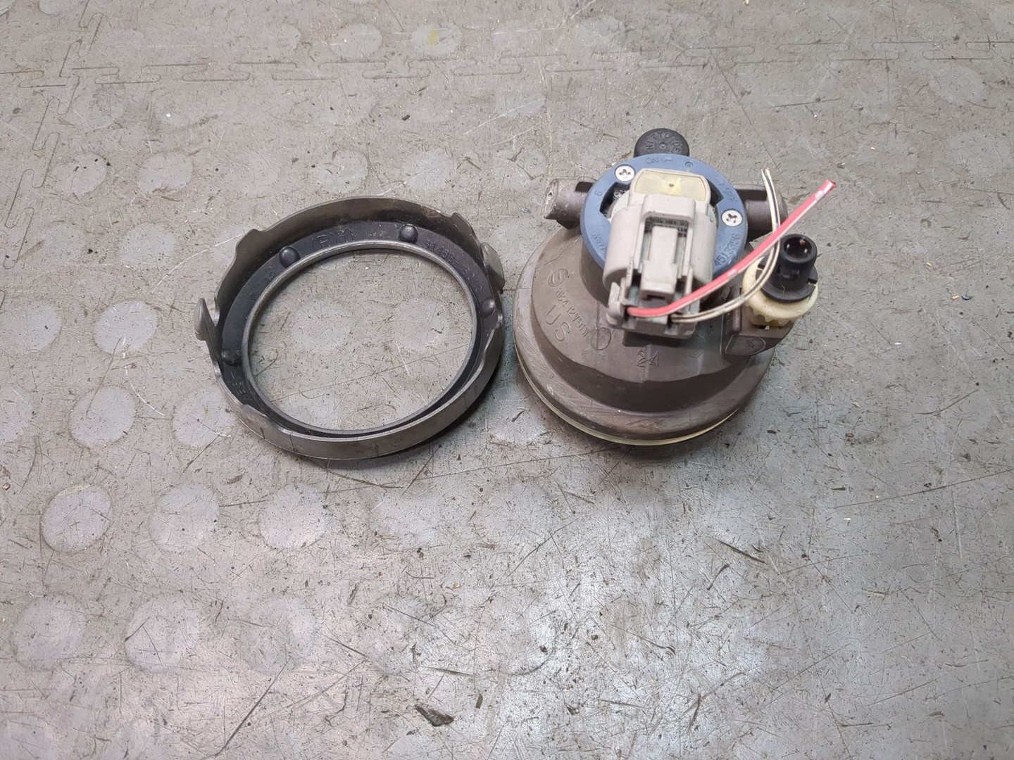 Фара противотуманная правая