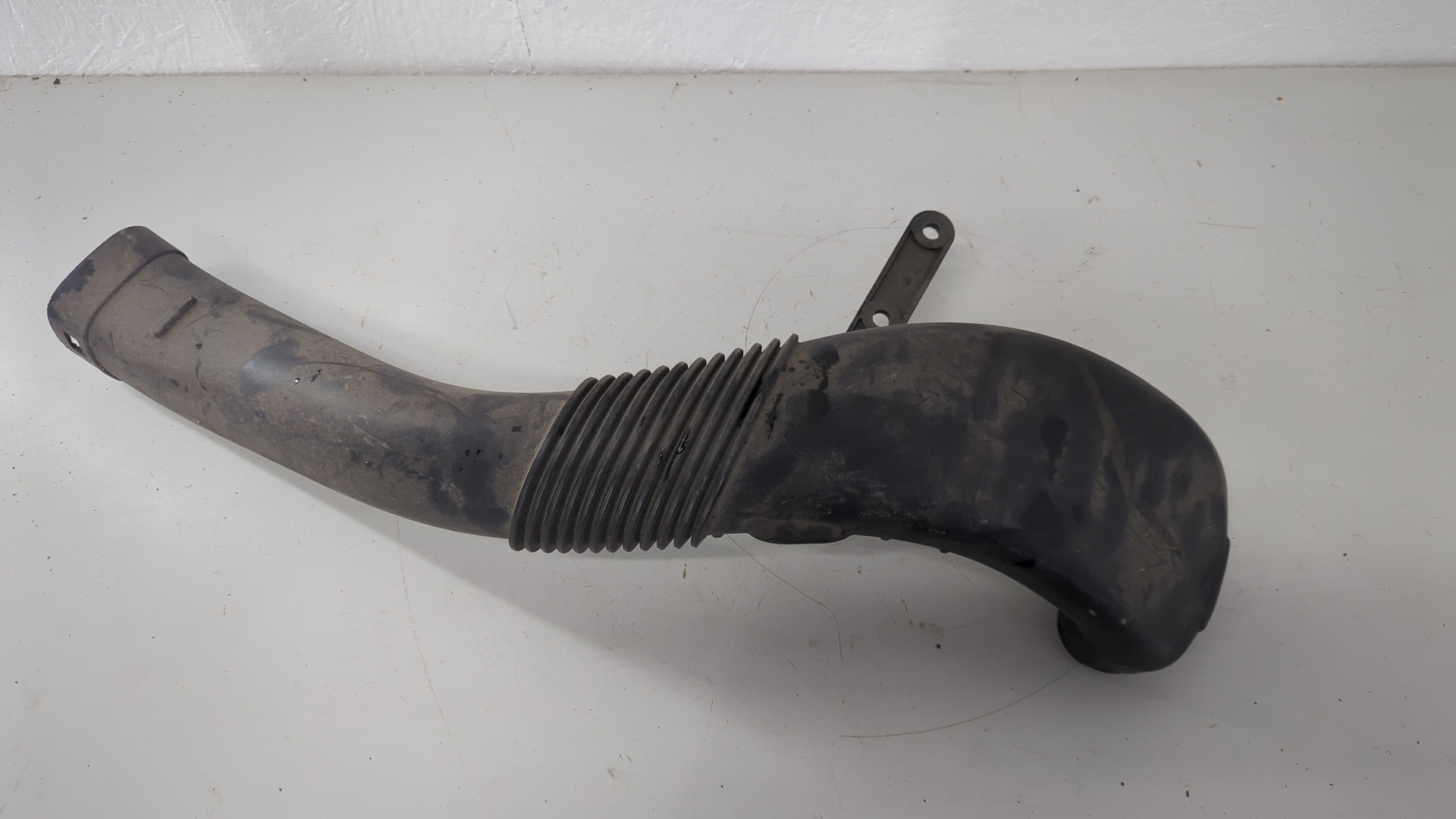 Патрубок воздушного фильтра