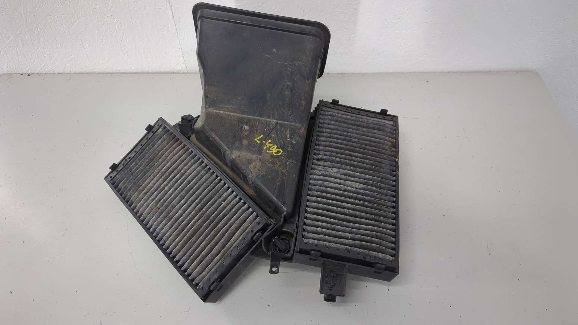 Корпус салонного фильтра