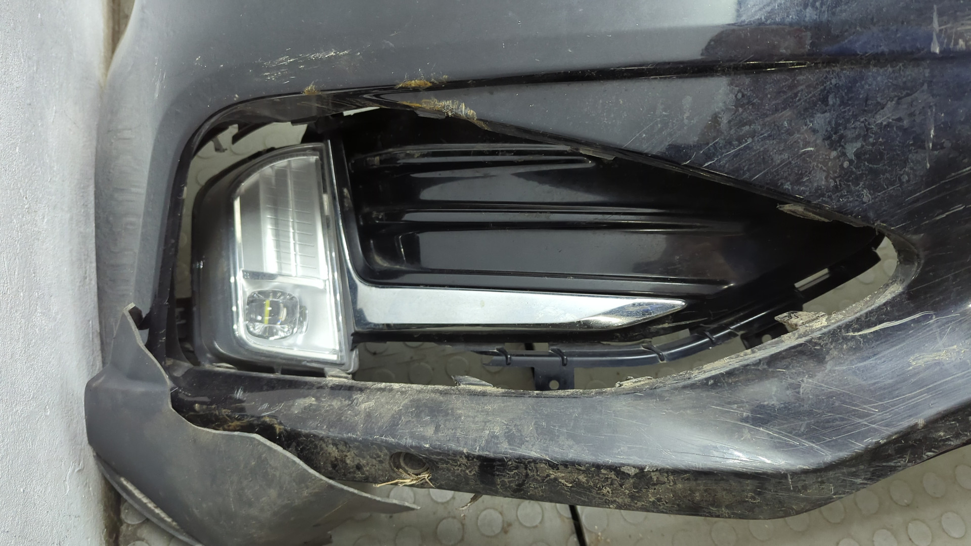 Бампер передний