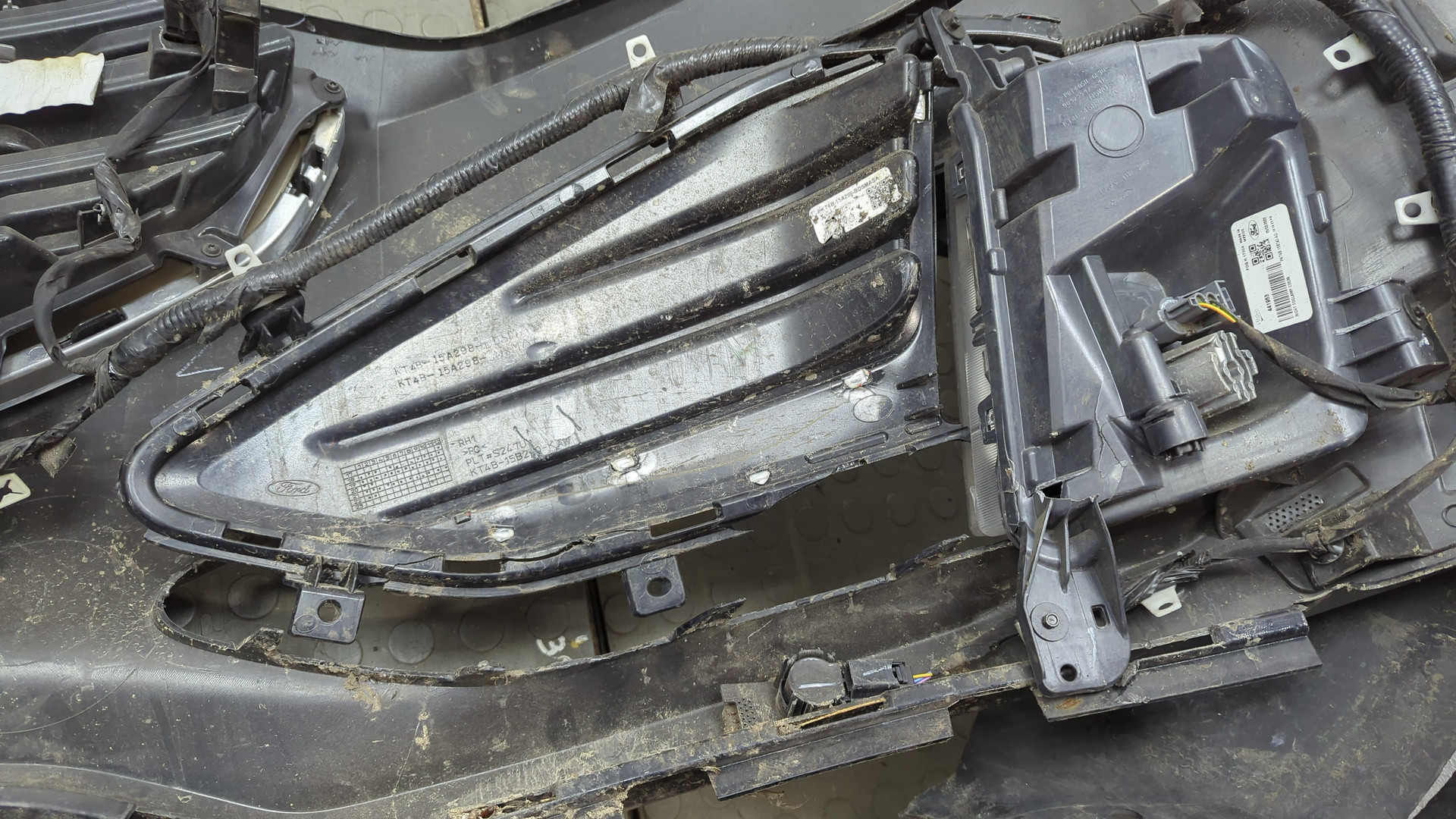 Бампер передний