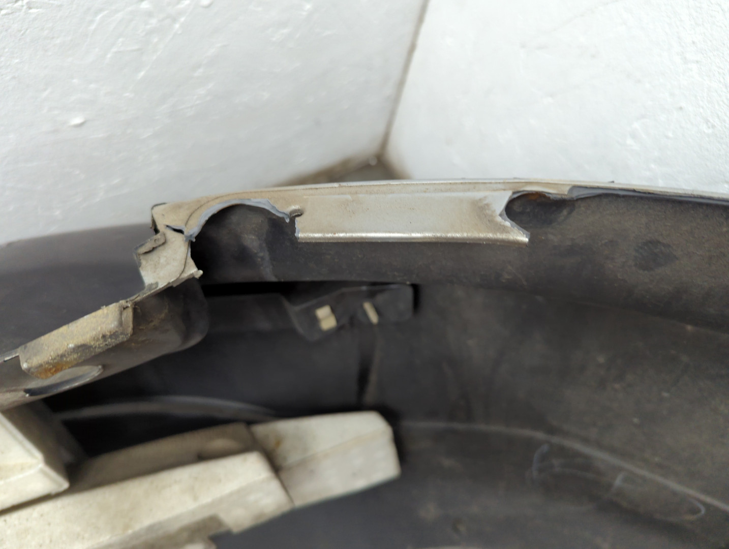 Бампер задний