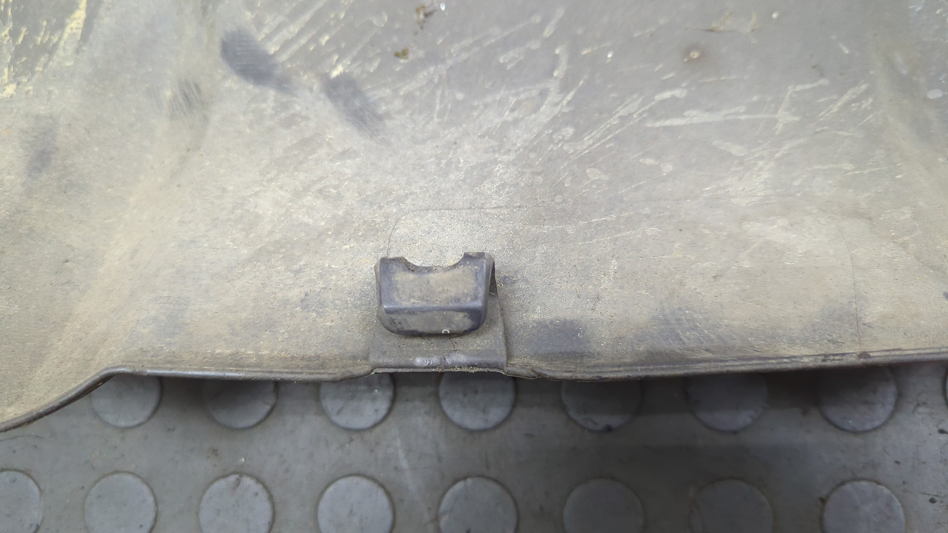 Бампер задний