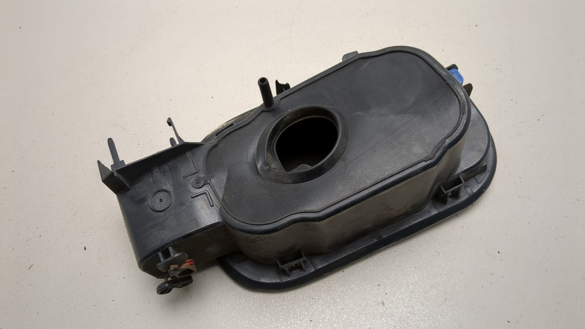 Лючок бензобака